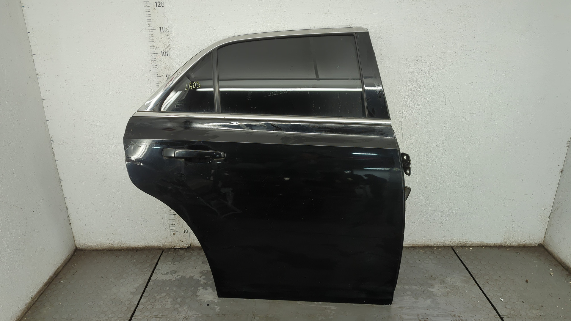 Дверь задняя правая