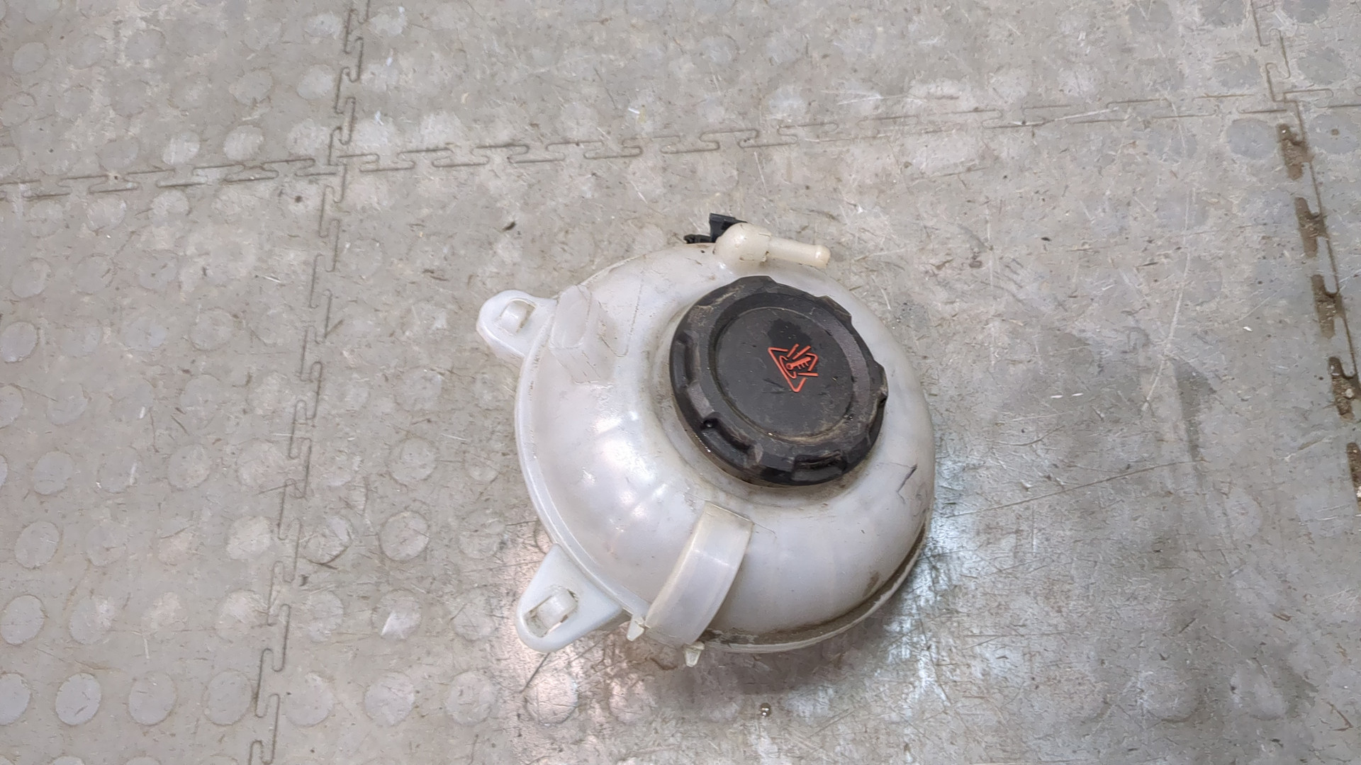 Бачок расширительный