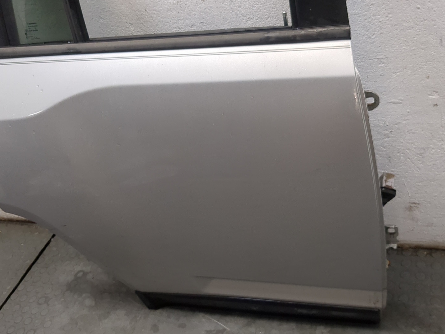 Дверь задняя правая