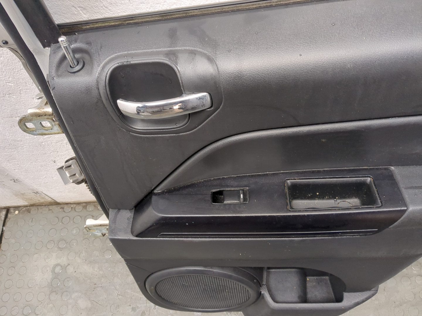 Дверь задняя правая