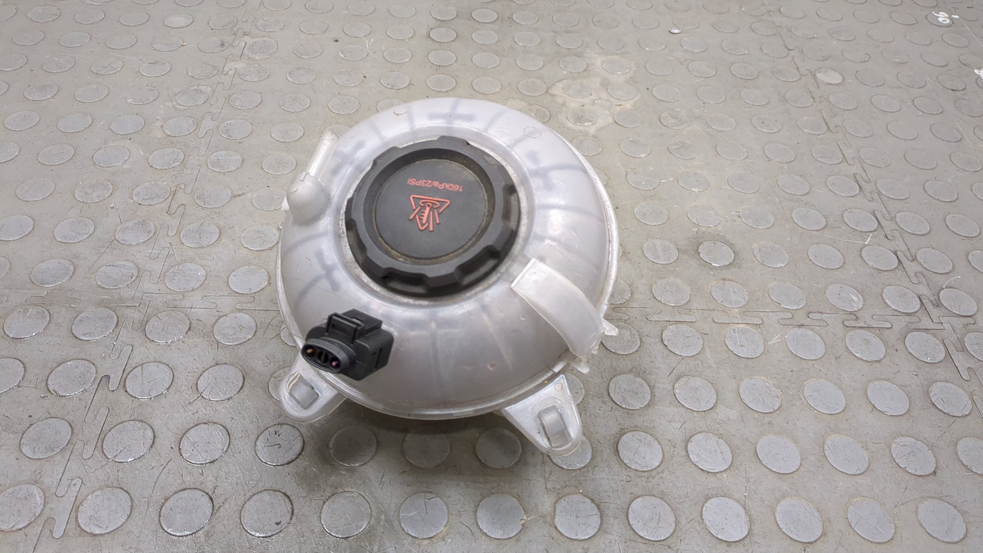 Бачок расширительный