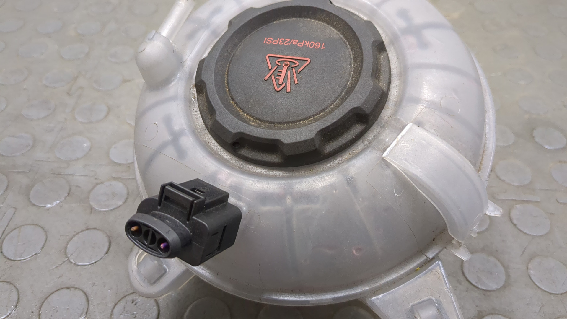 Бачок расширительный