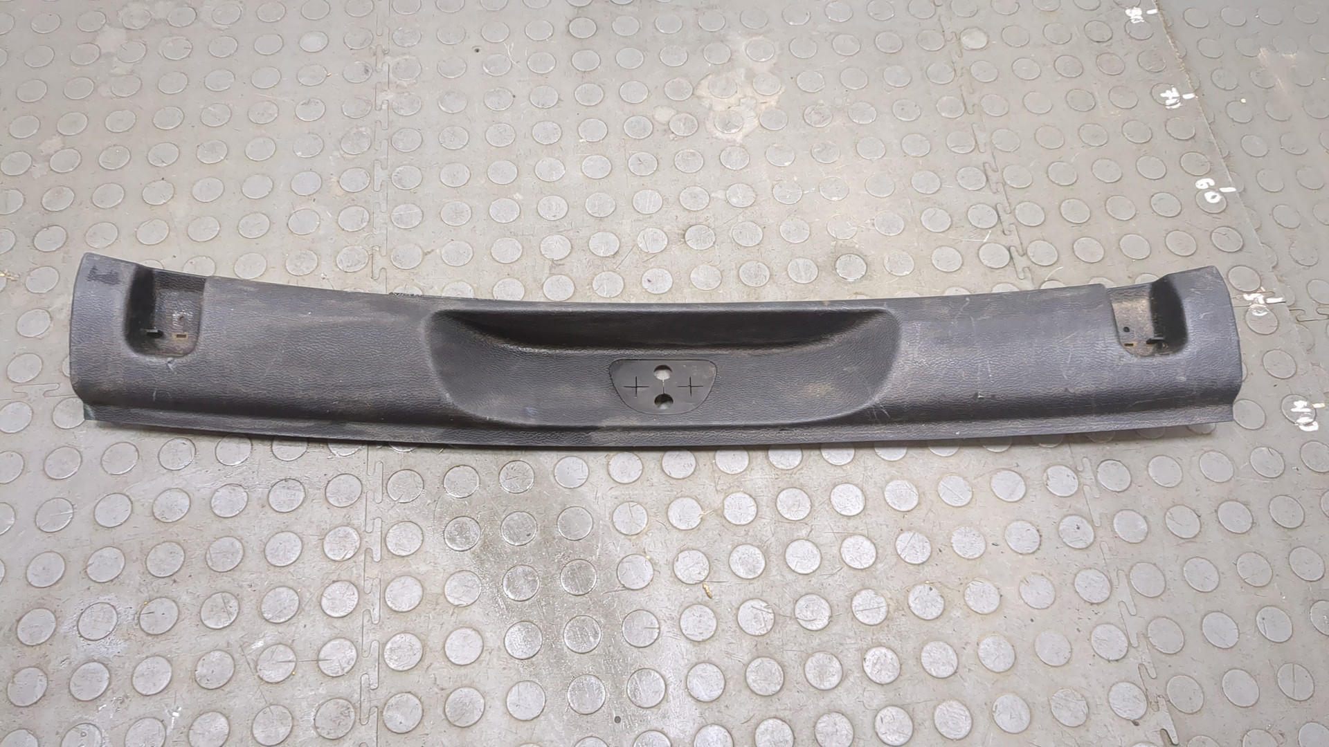 Обшивка багажника