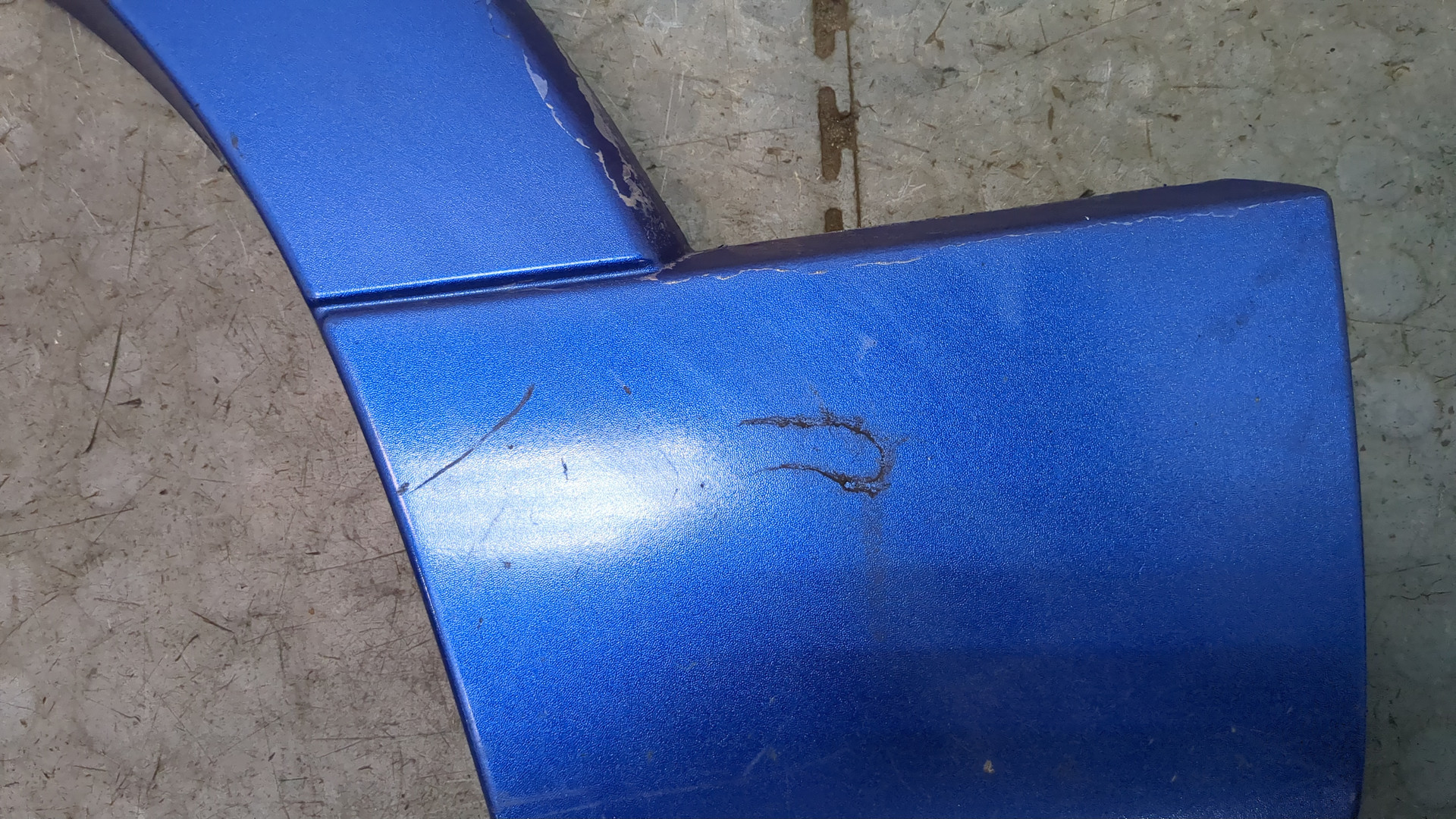 Накладка заднего крыла левого