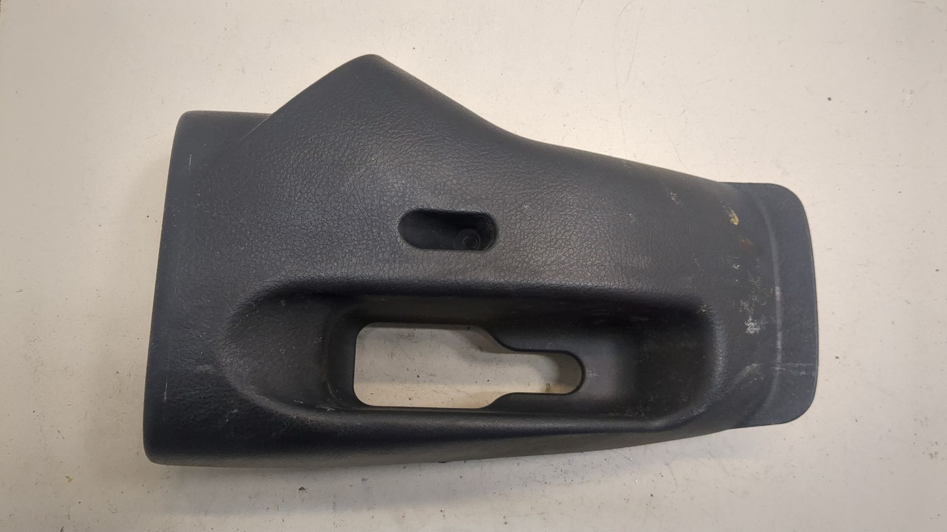 Кожух рулевой колонки