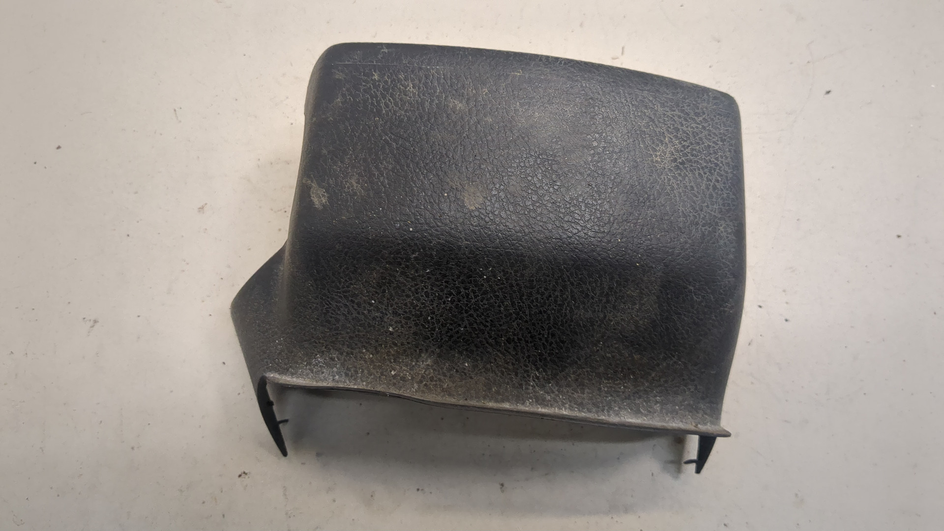 Кожух рулевой колонки