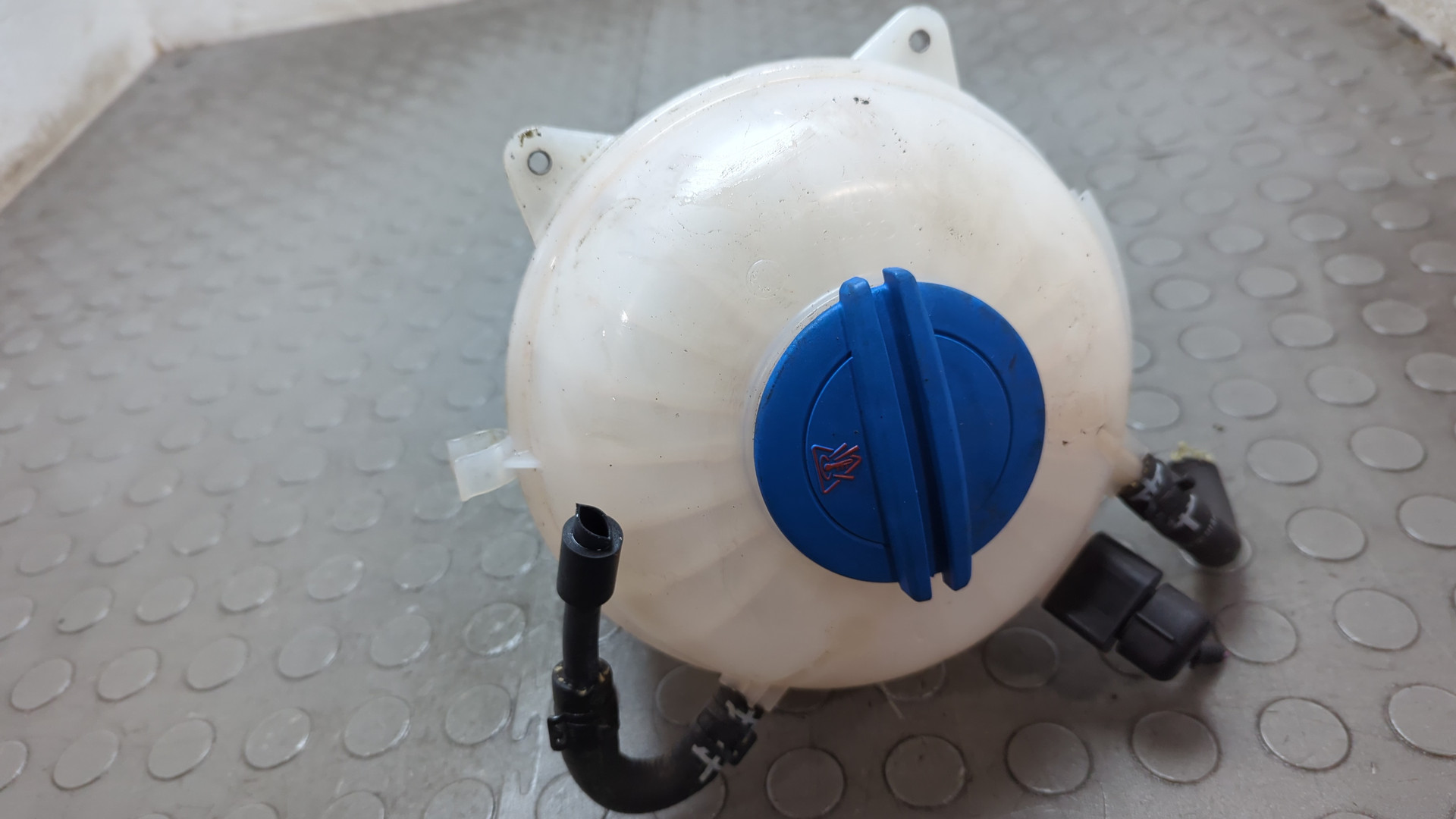 Бачок расширительный