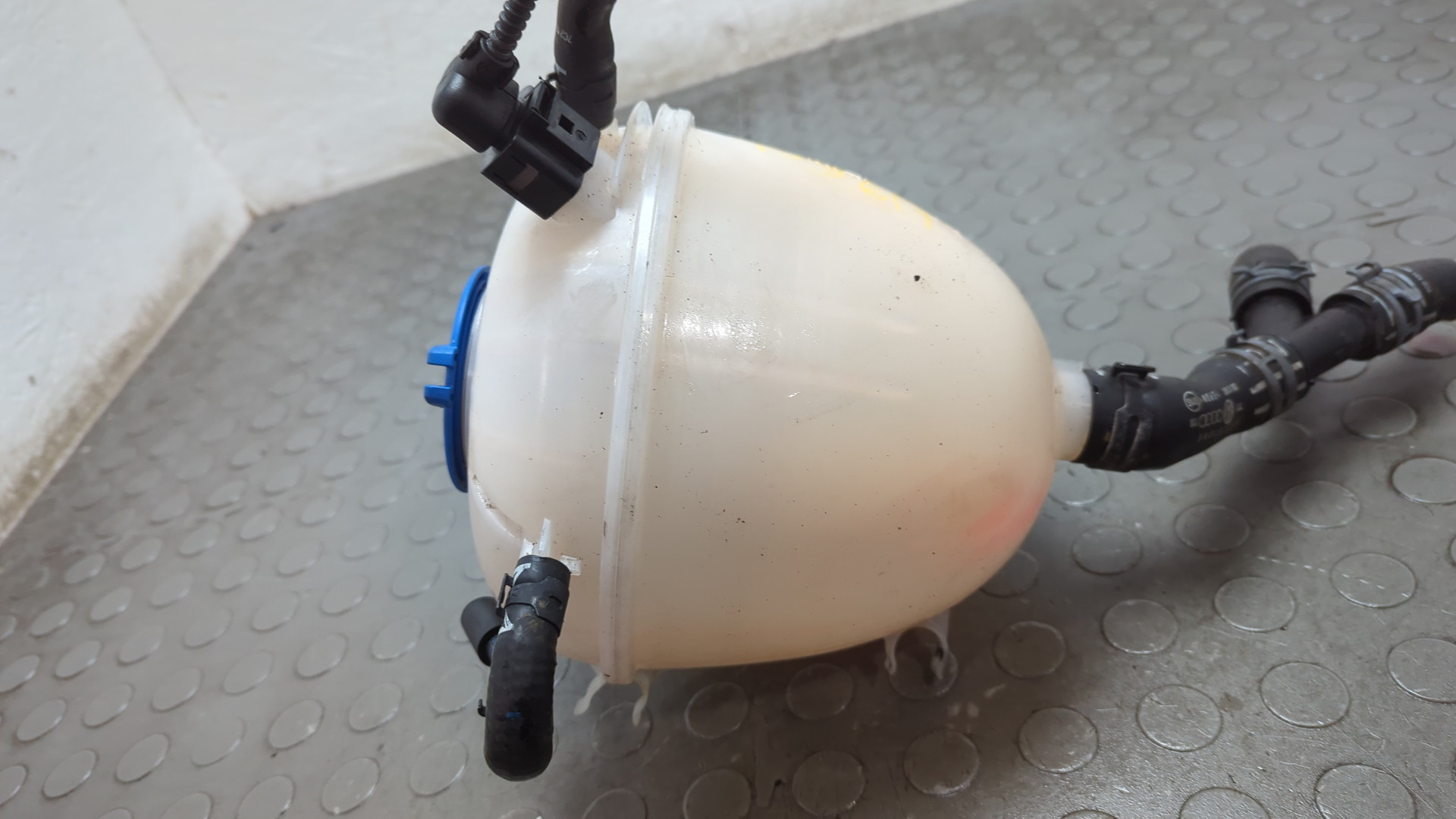 Бачок расширительный