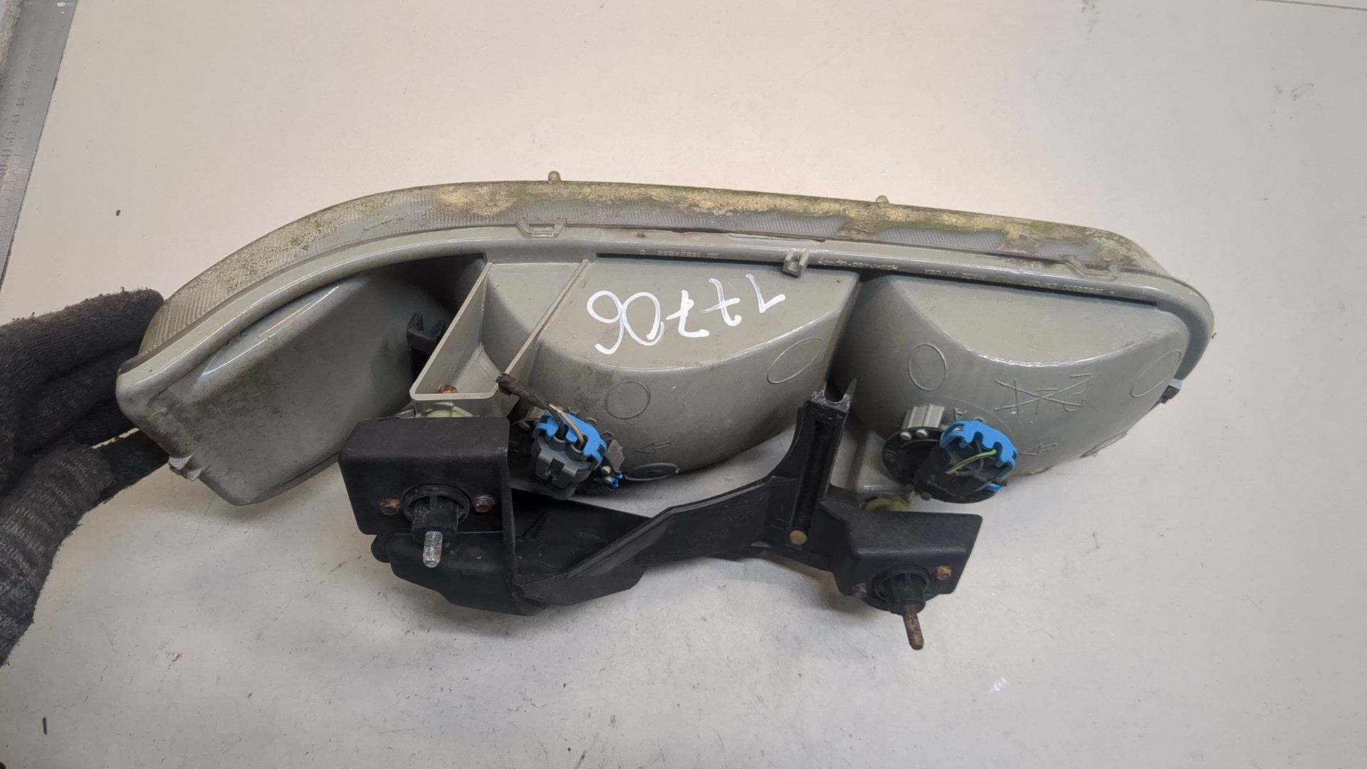 Фара правая