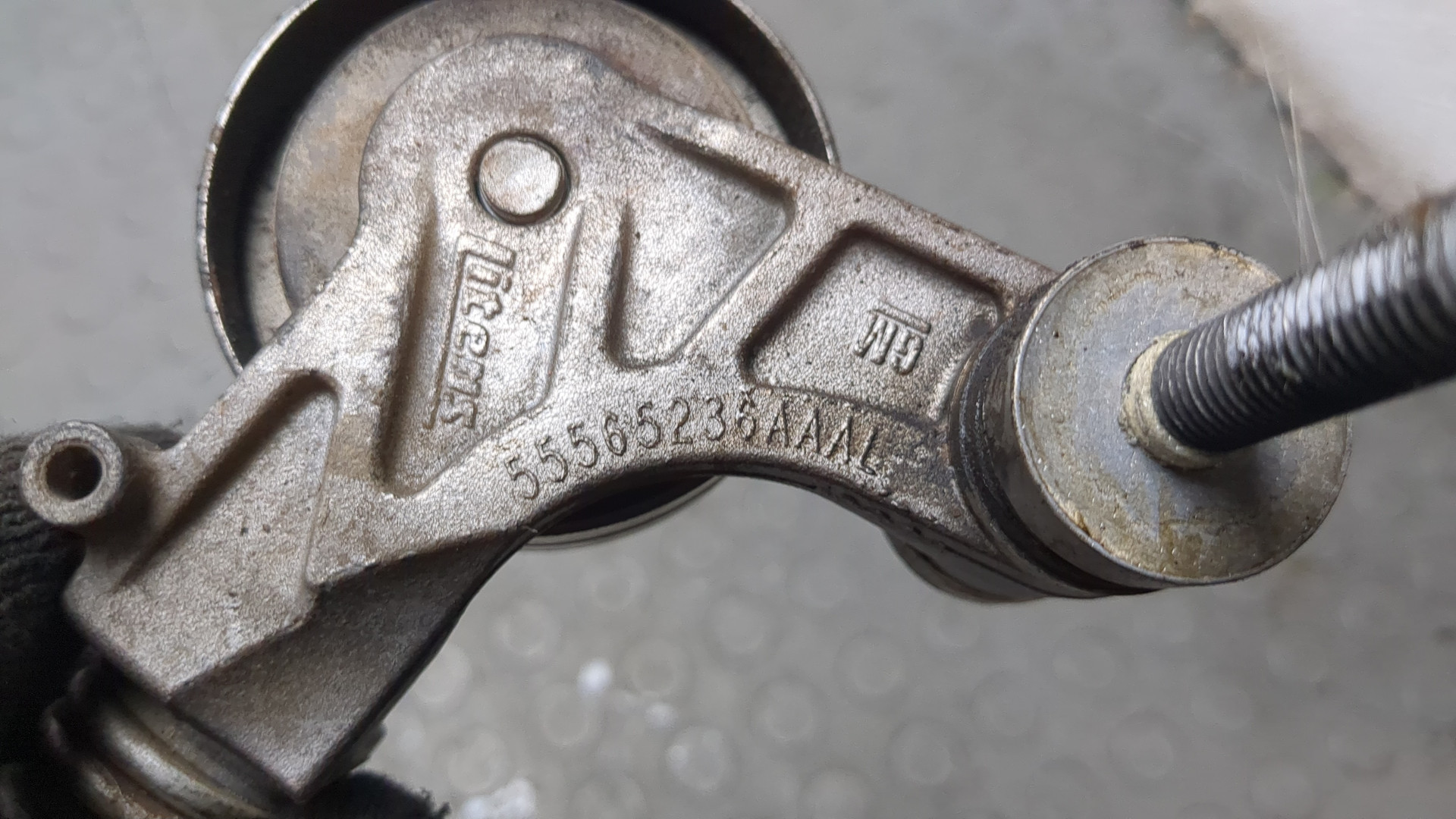 Натяжитель ремня