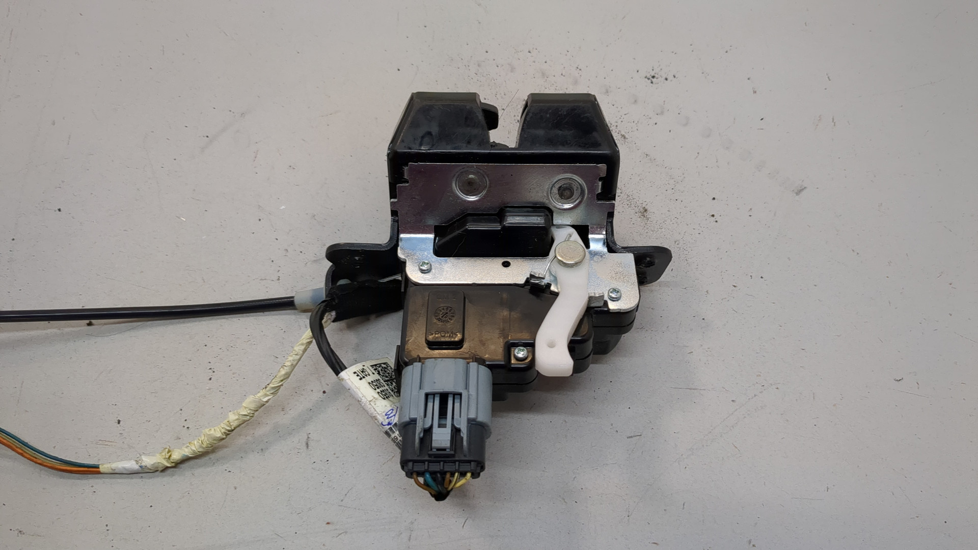 Замок багажника