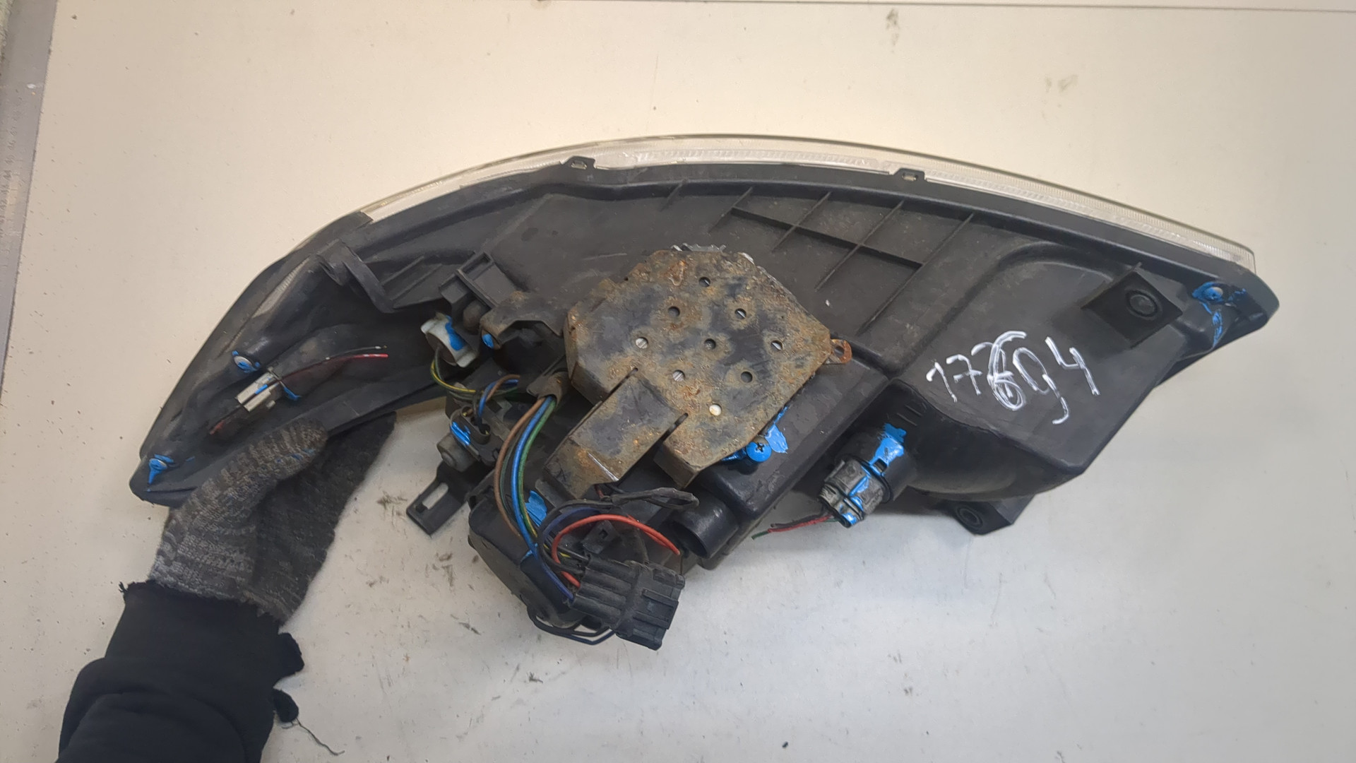 Фара правая