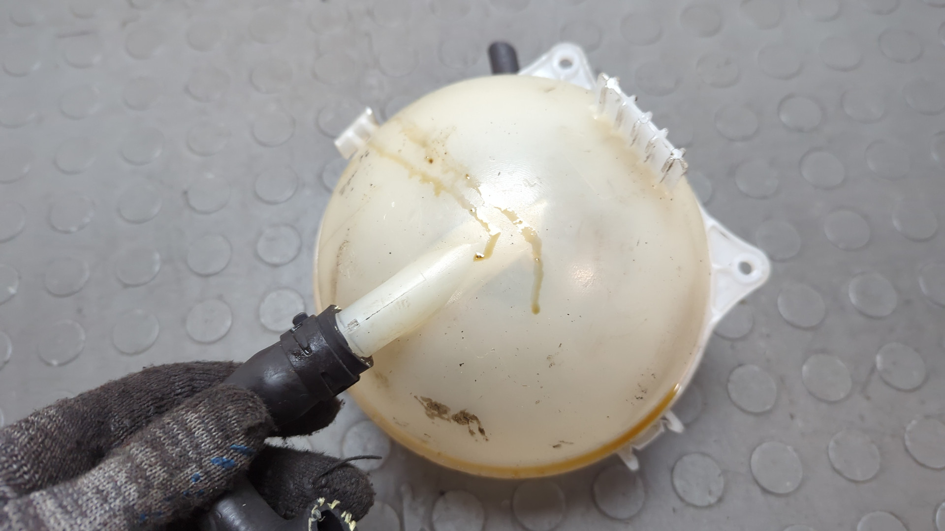 Бачок расширительный