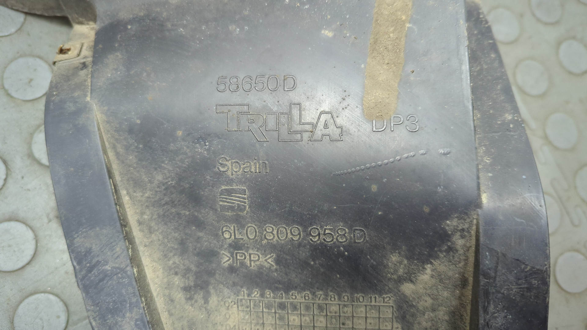 Локер передний правый