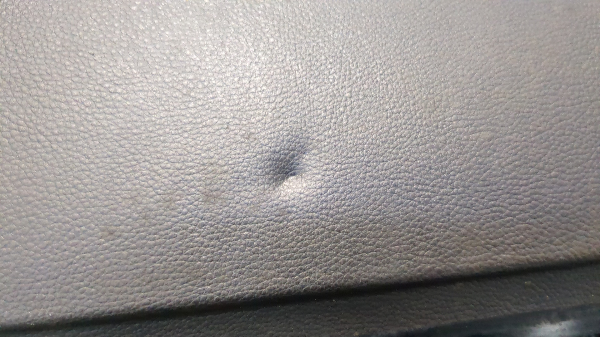 Крышка бардачка