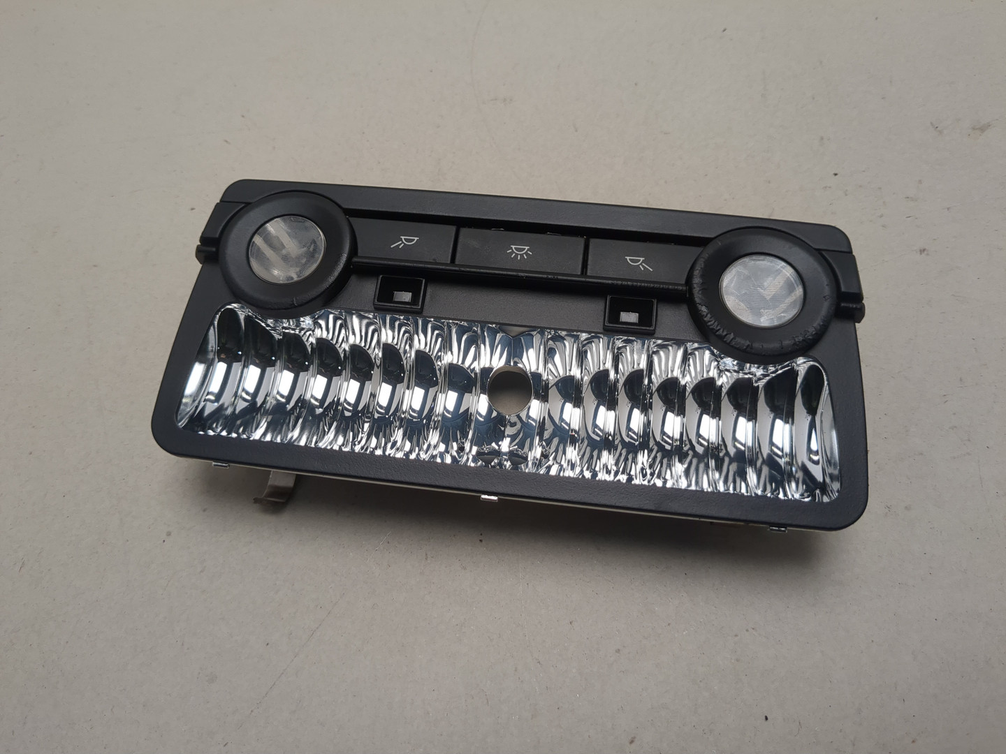 Плафон салонный