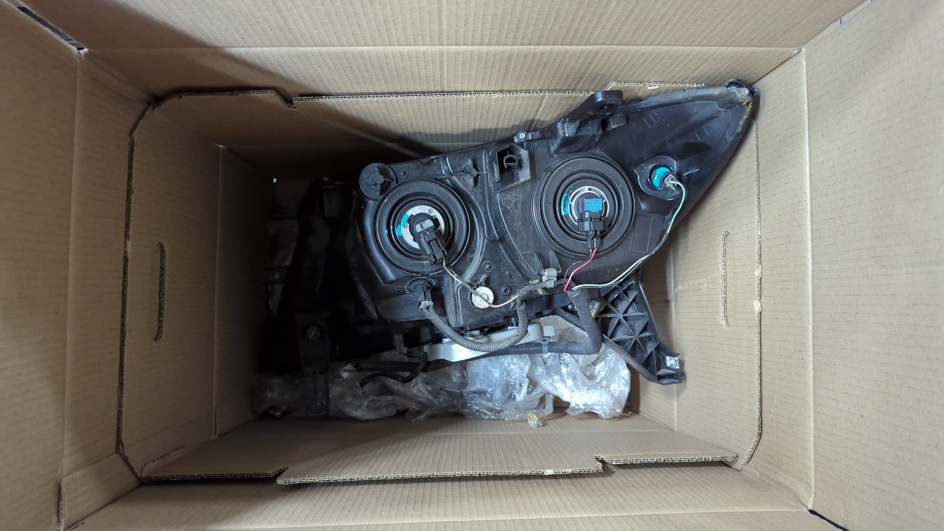 Фара правая