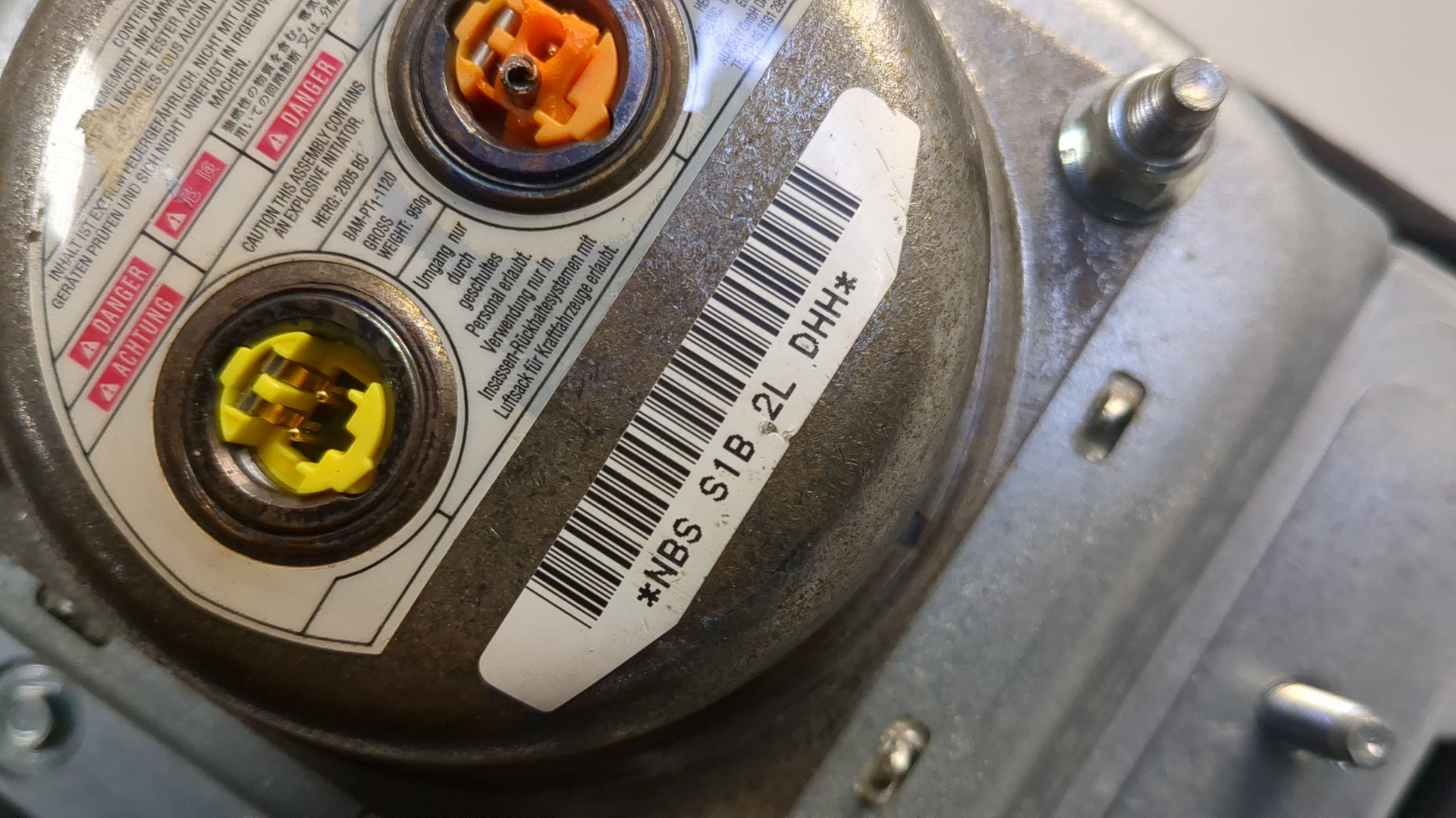 Подушка безопасности пассажирская (в торпедо)