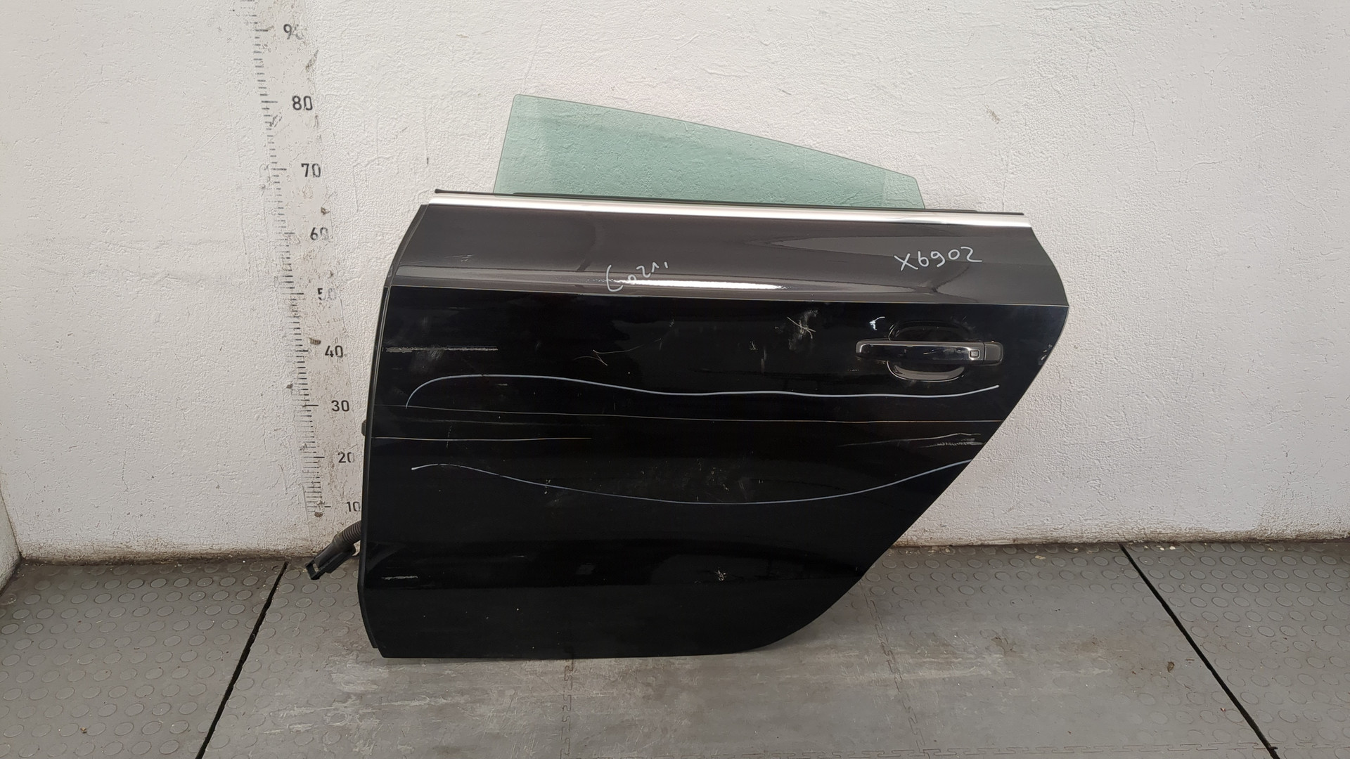 Дверь задняя левая