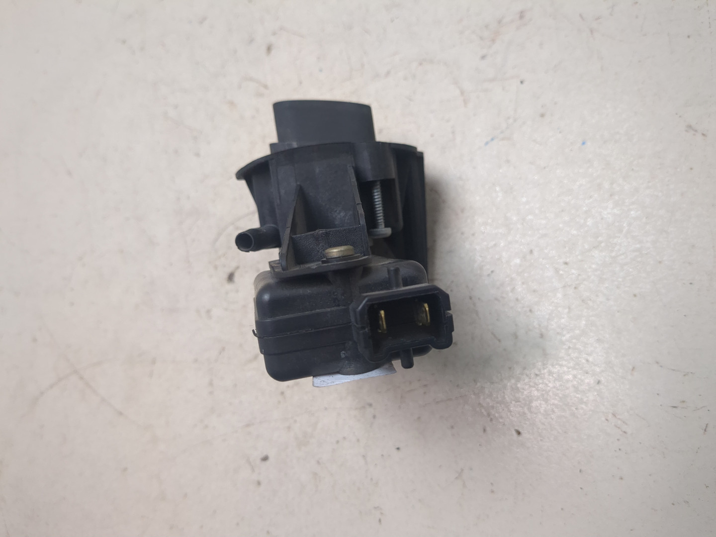 Активатор замка багажника