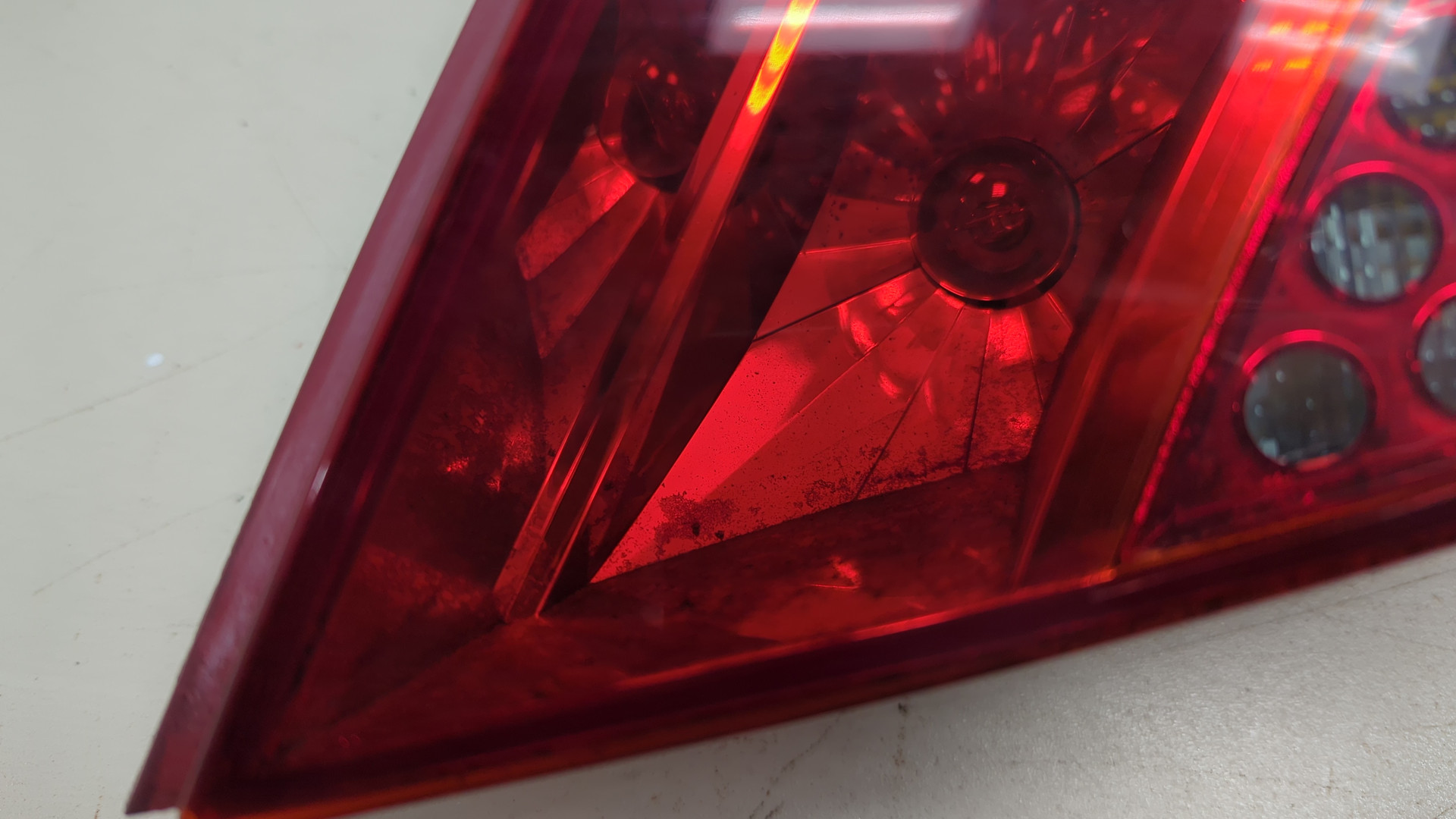 Фонарь задний правый