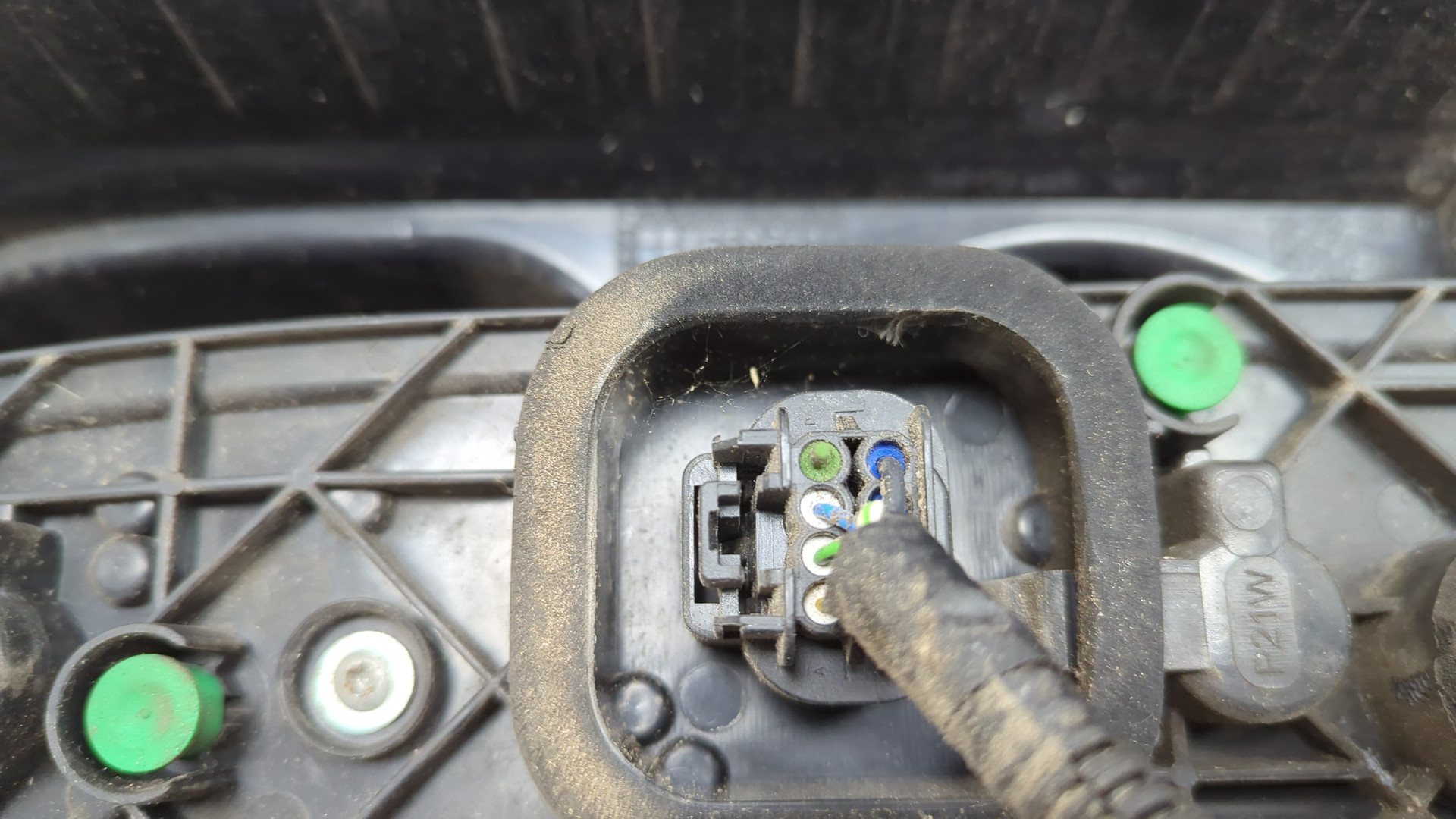 Фонарь задний левый