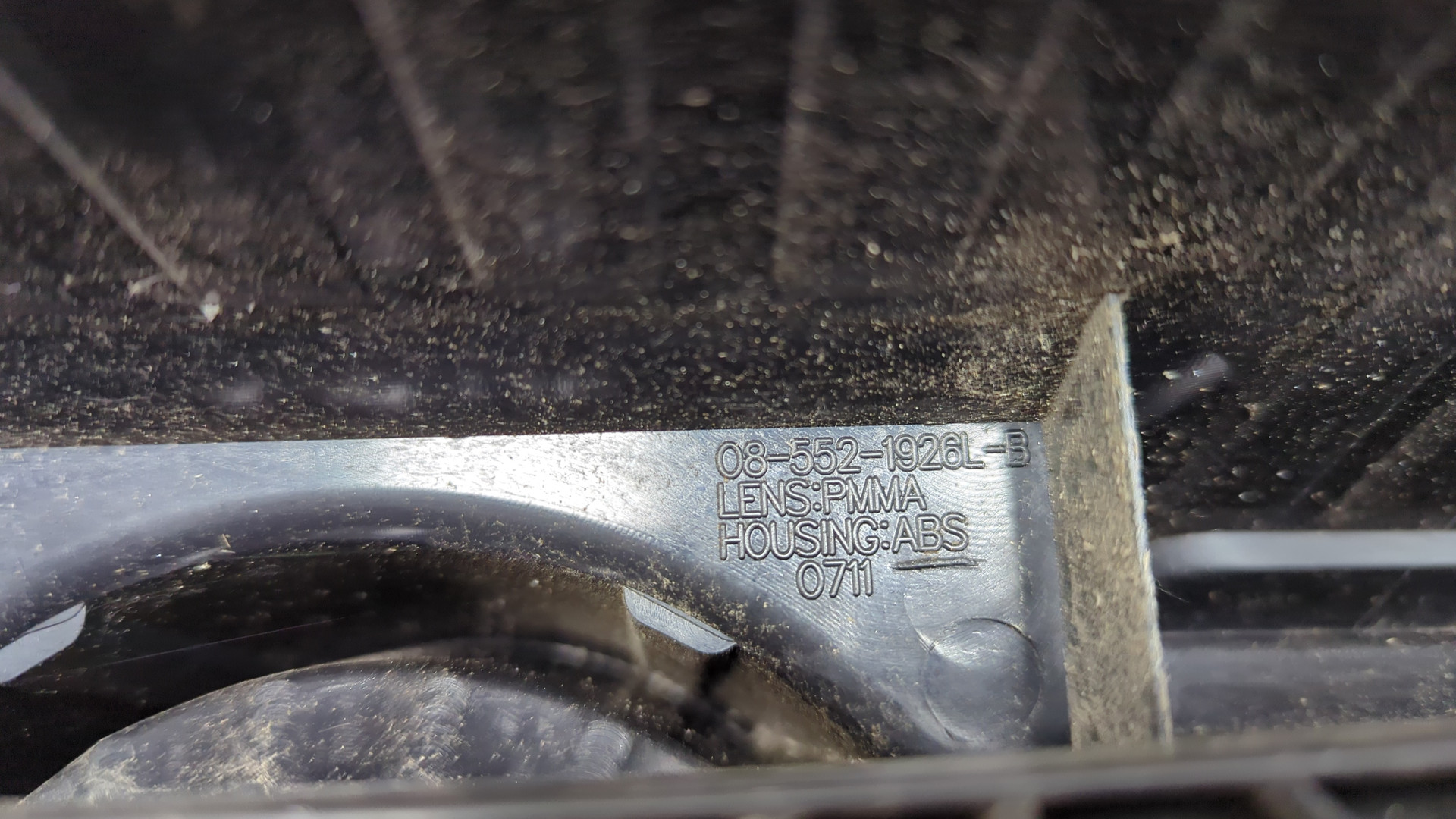 Фонарь задний левый