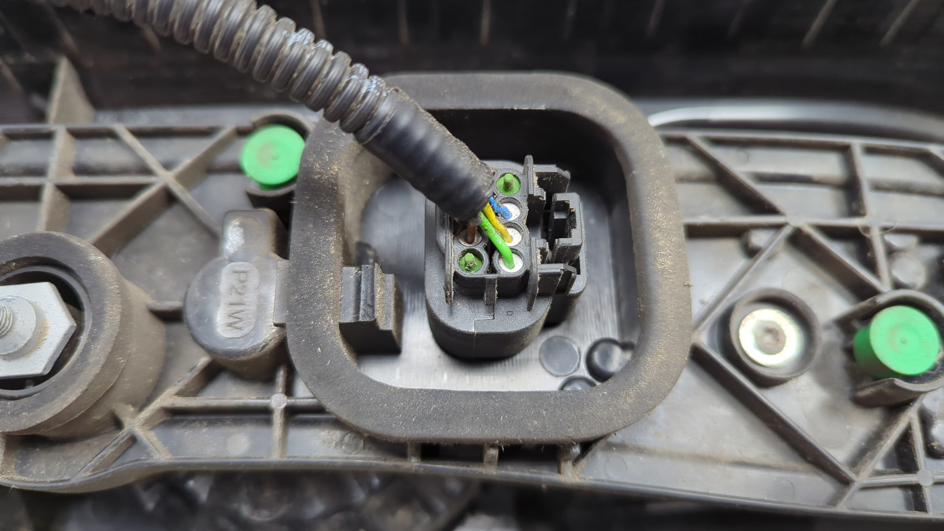 Фонарь задний правый