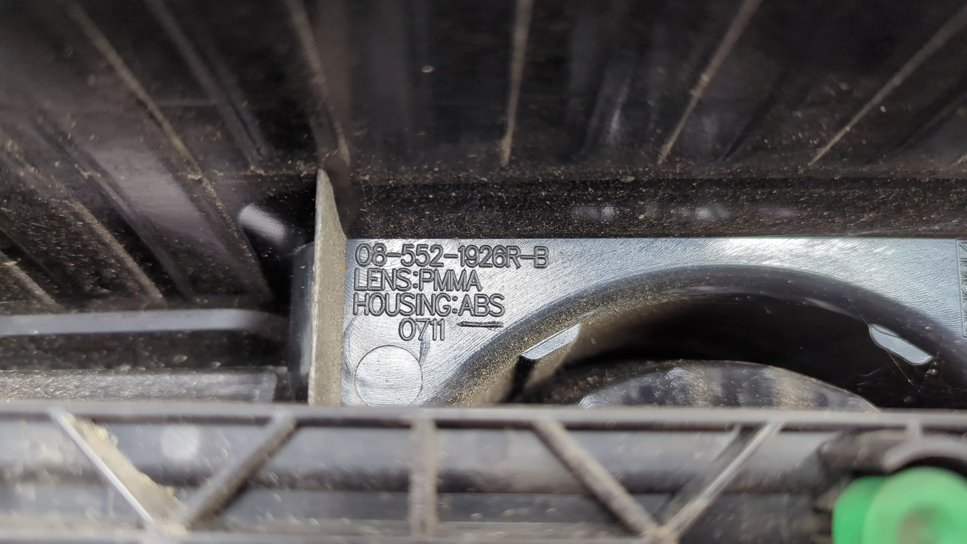 Фонарь задний правый