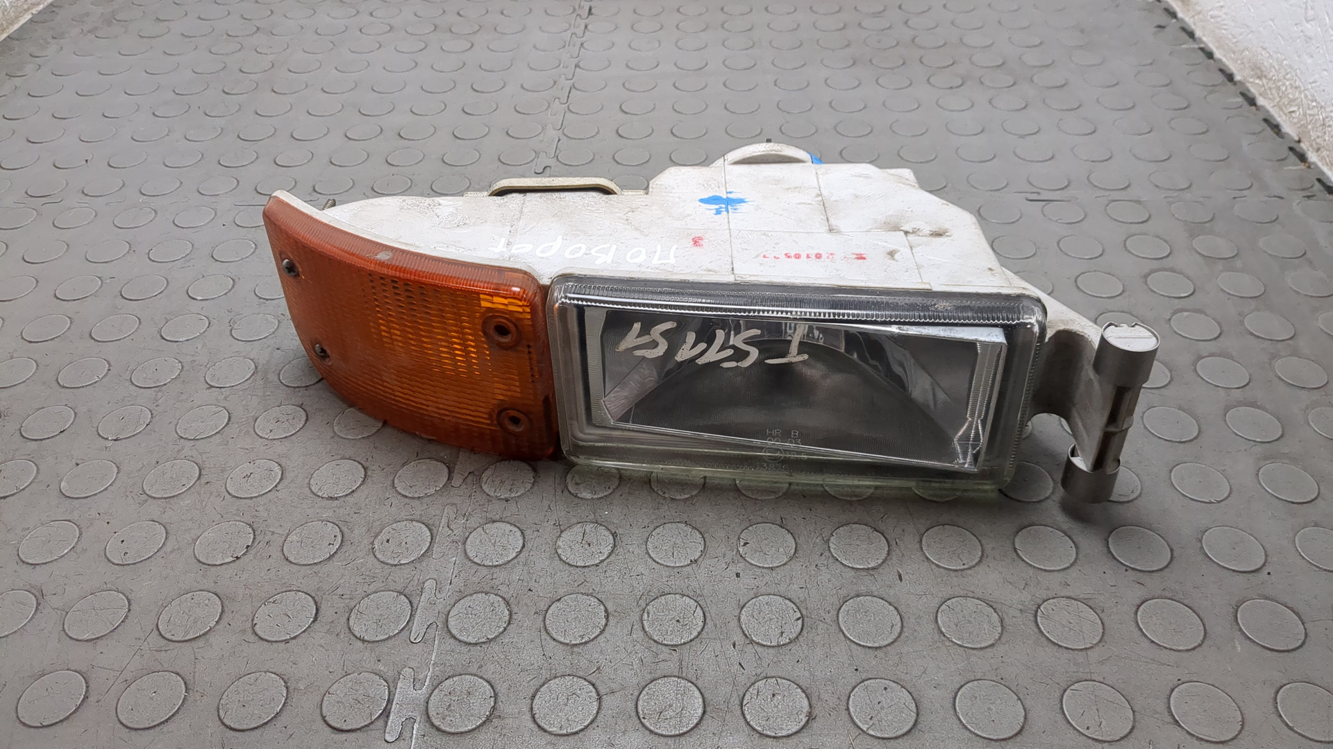 Повторитель на крыло правый