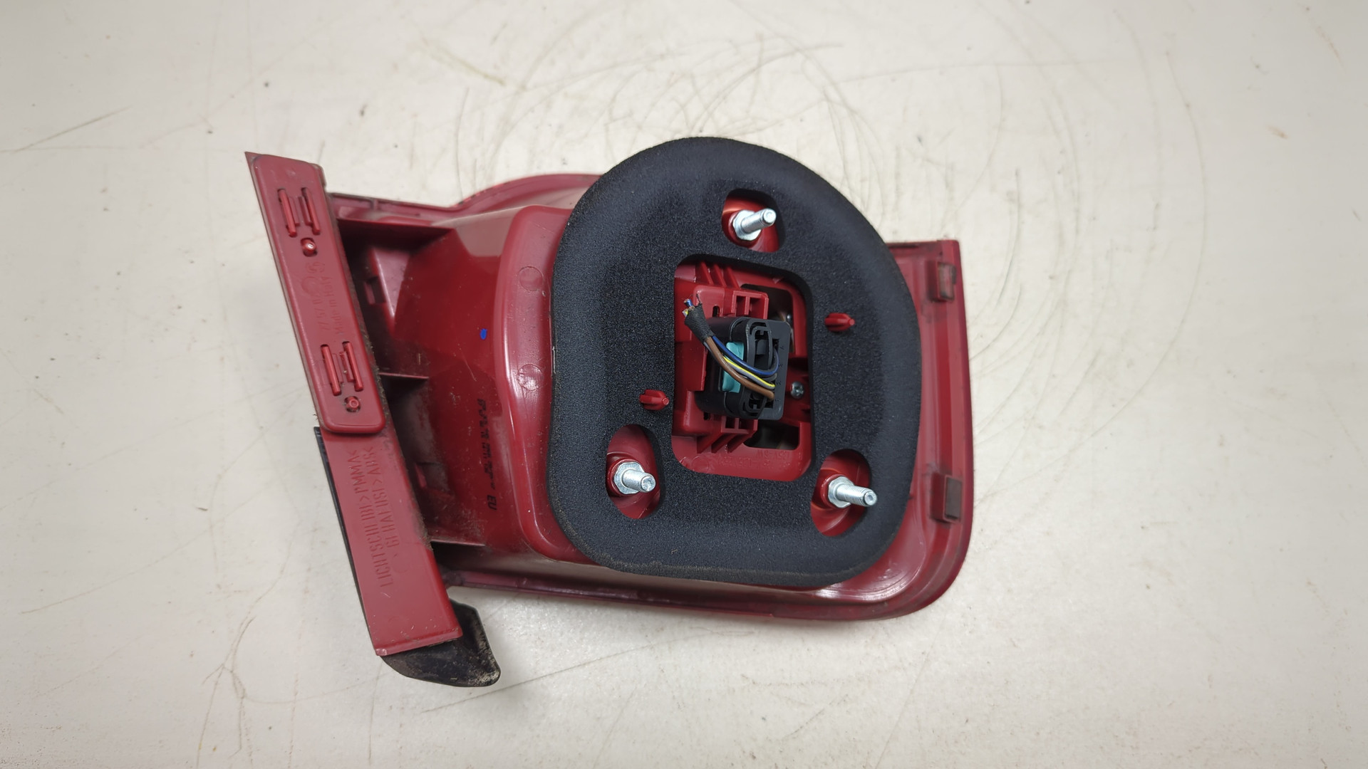 Фонарь задний правый