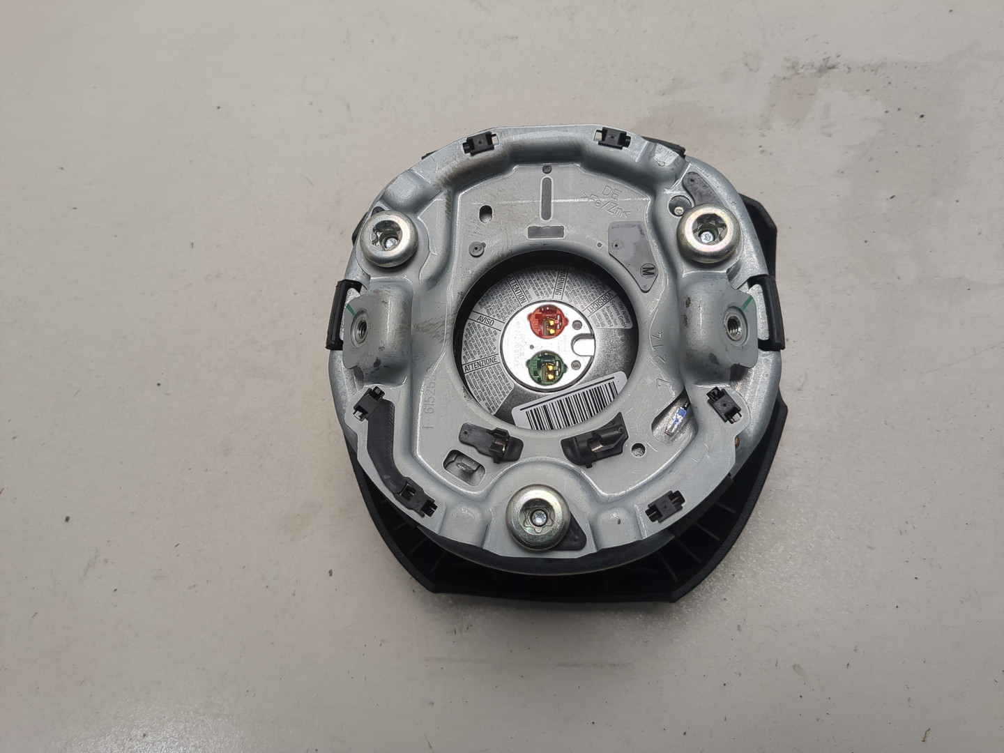 Подушка безопасности в рулевое колесо