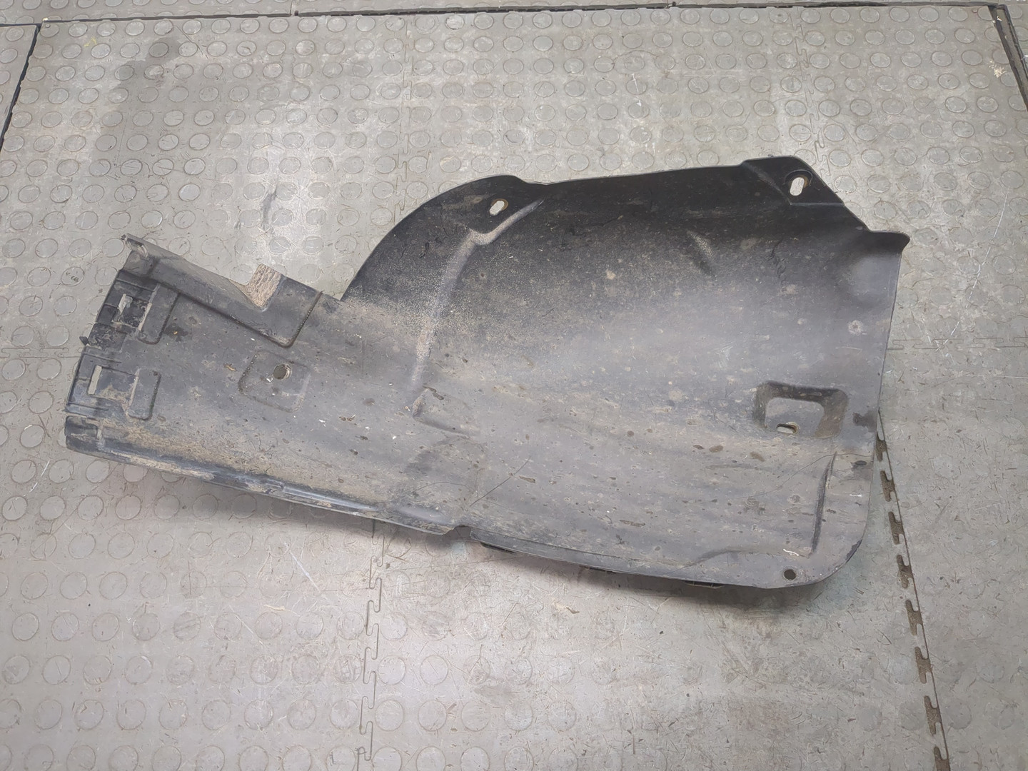 Локер передний правый