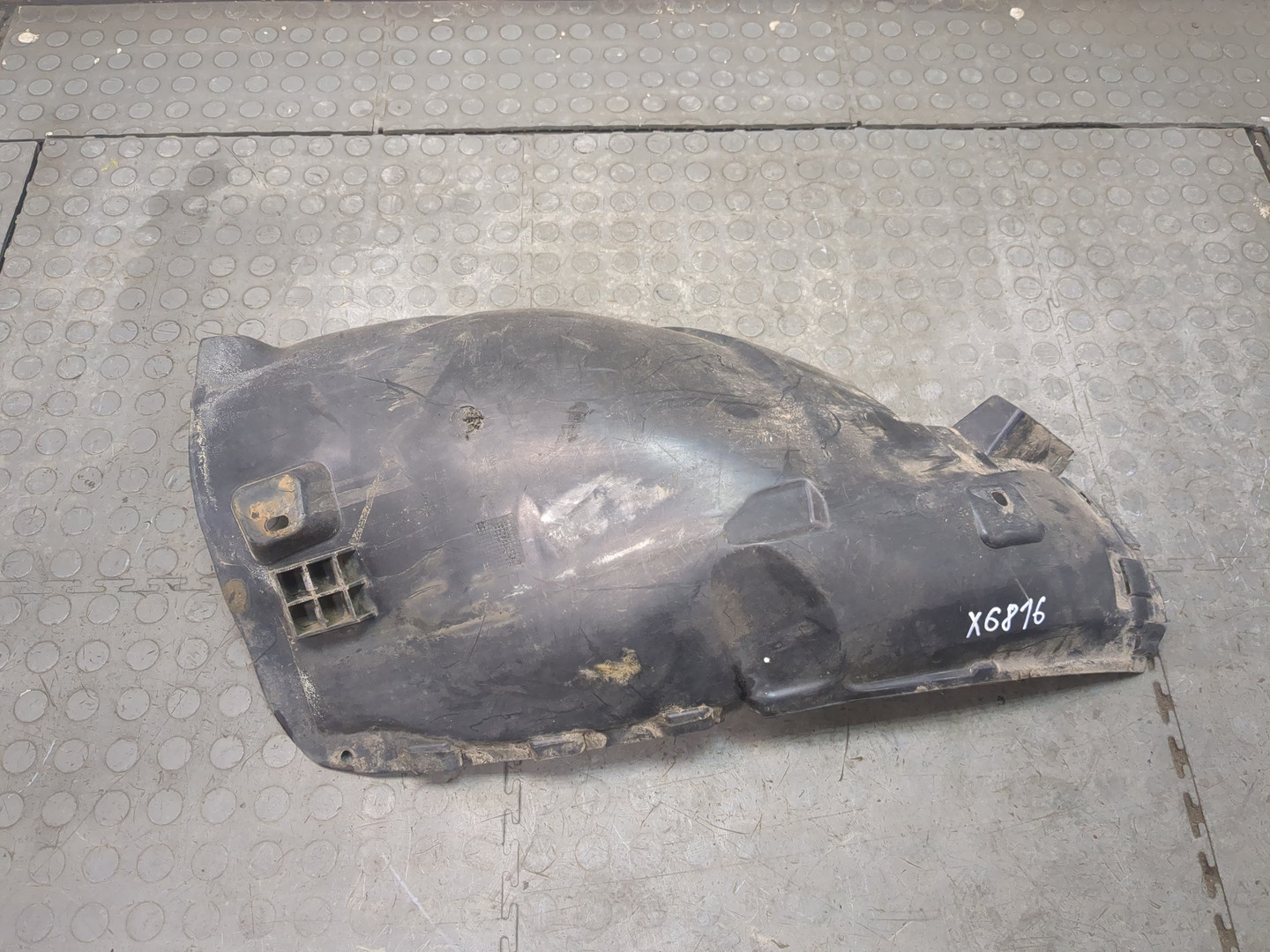 Локер передний правый