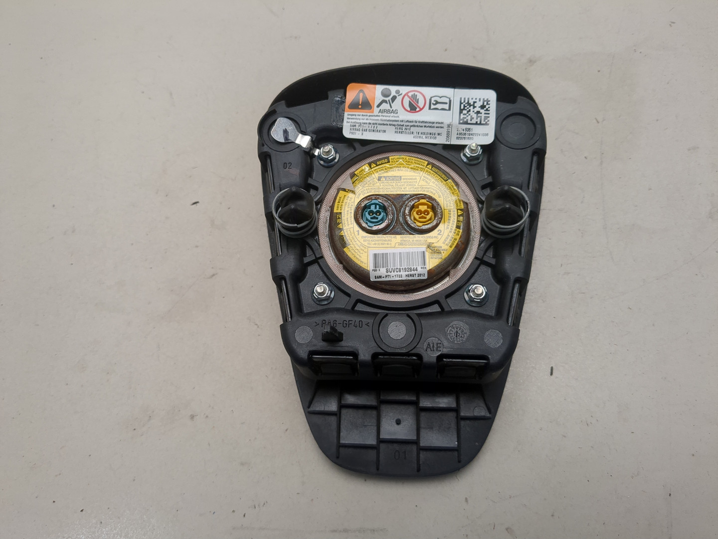 Подушка безопасности в рулевое колесо