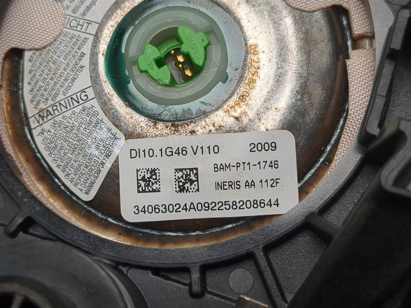 Подушка безопасности в рулевое колесо