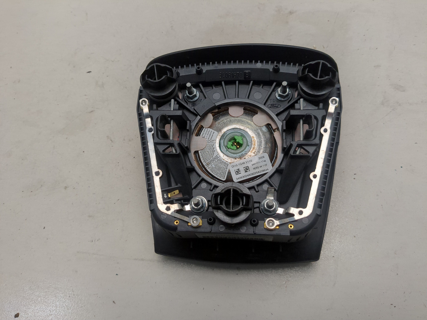 Подушка безопасности в рулевое колесо