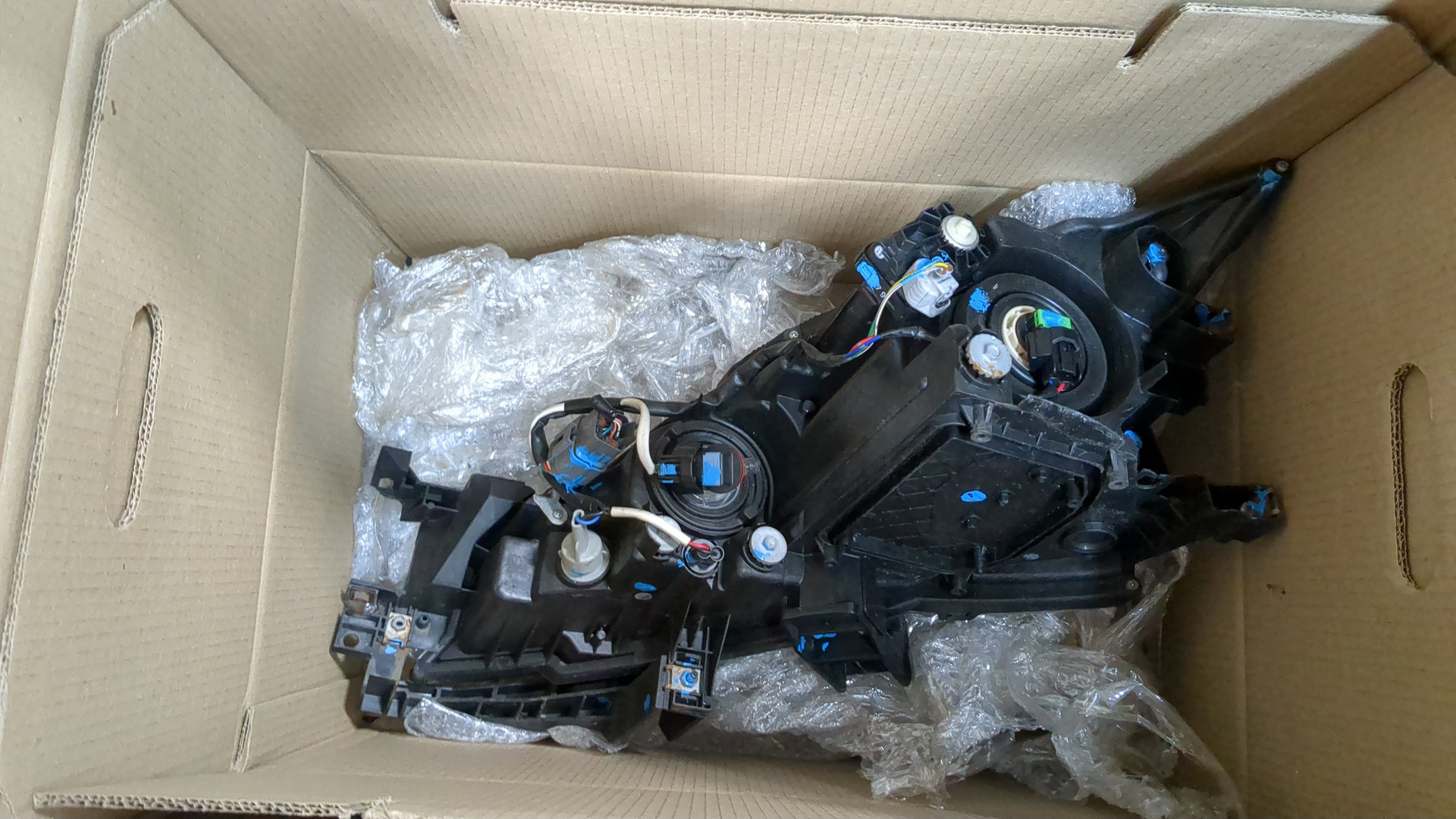 Фара правая