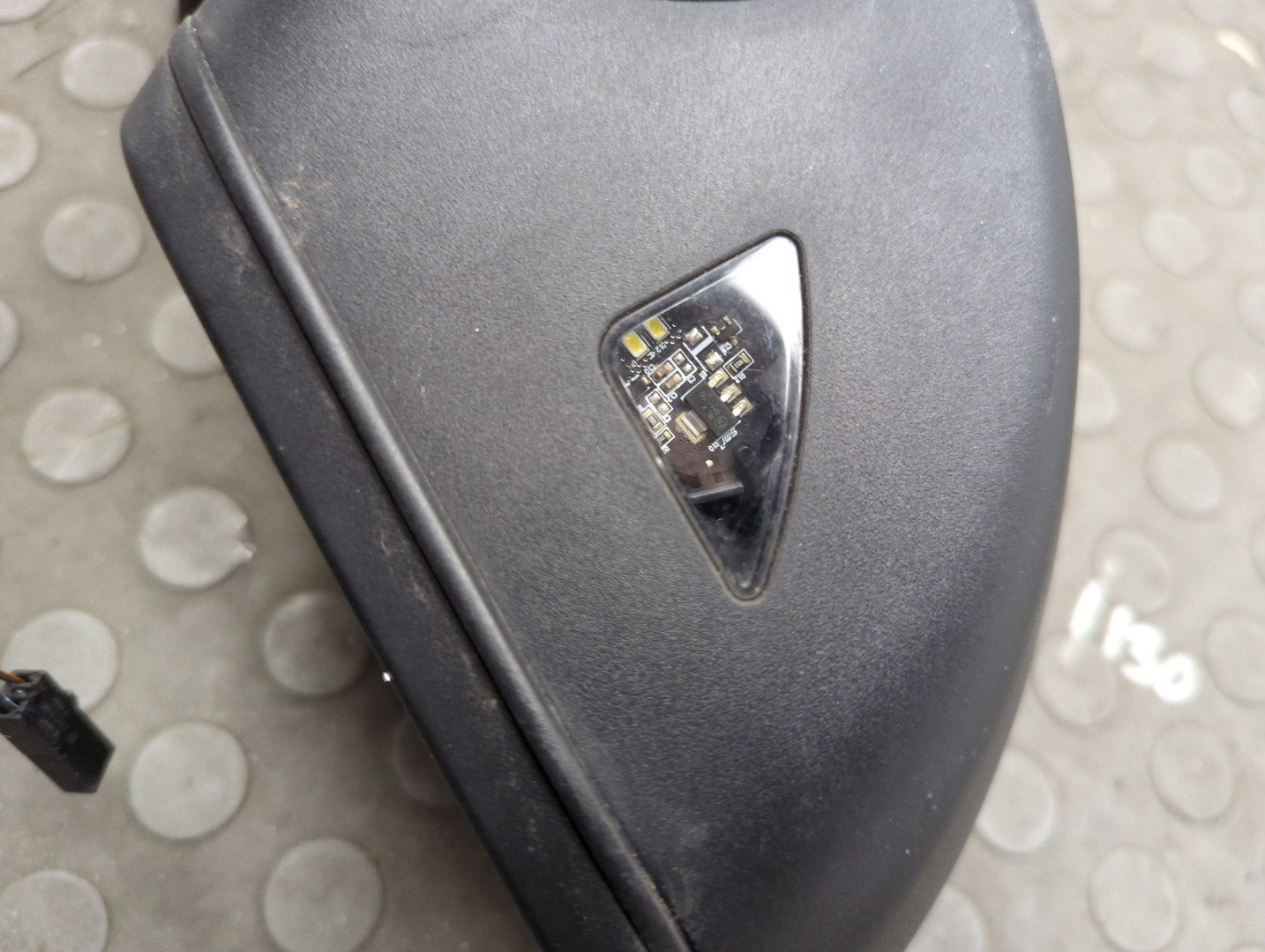 Зеркало левое электрическое