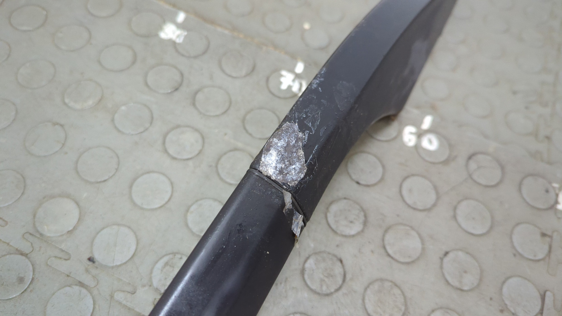 Рейлинг (релинг) правый (планка на крышу)