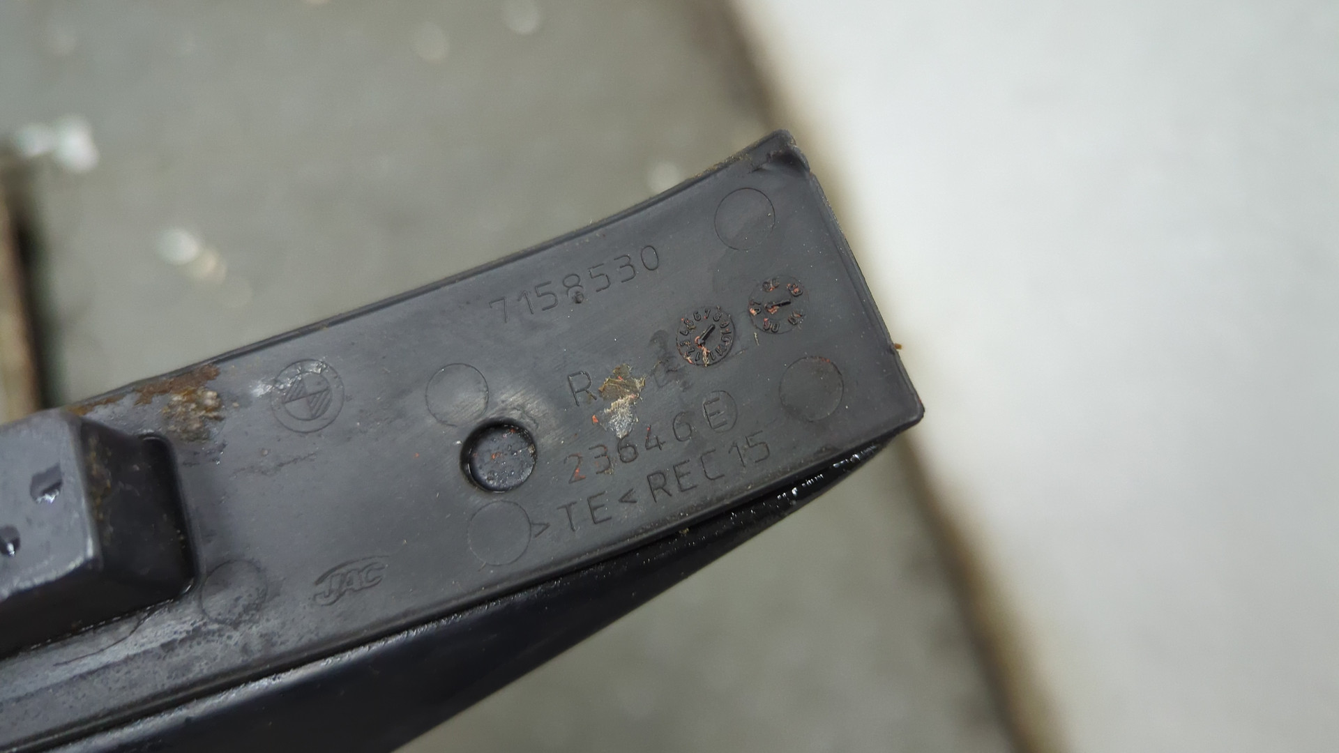 Рейлинг (релинг) правый (планка на крышу)