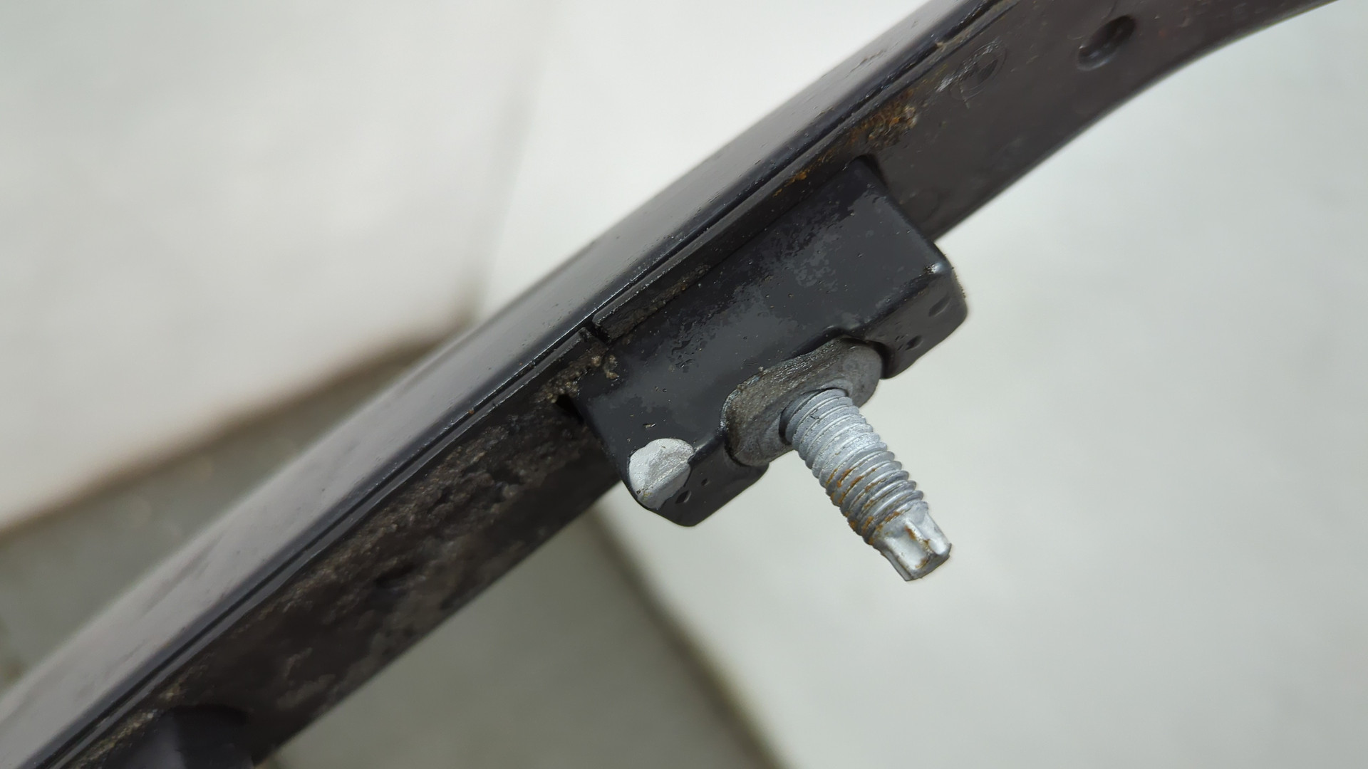 Рейлинг (релинг) правый (планка на крышу)