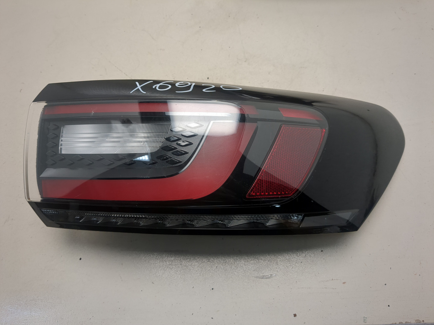 Фонарь задний правый