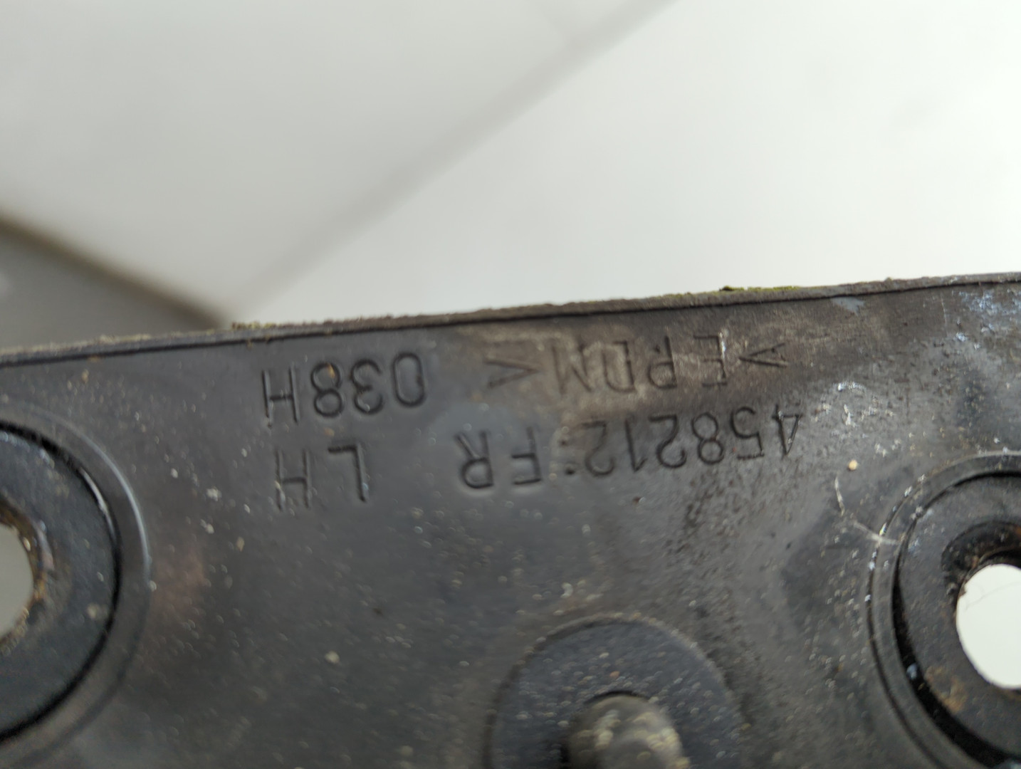 Рейлинг (релинг) левый (планка на крышу)