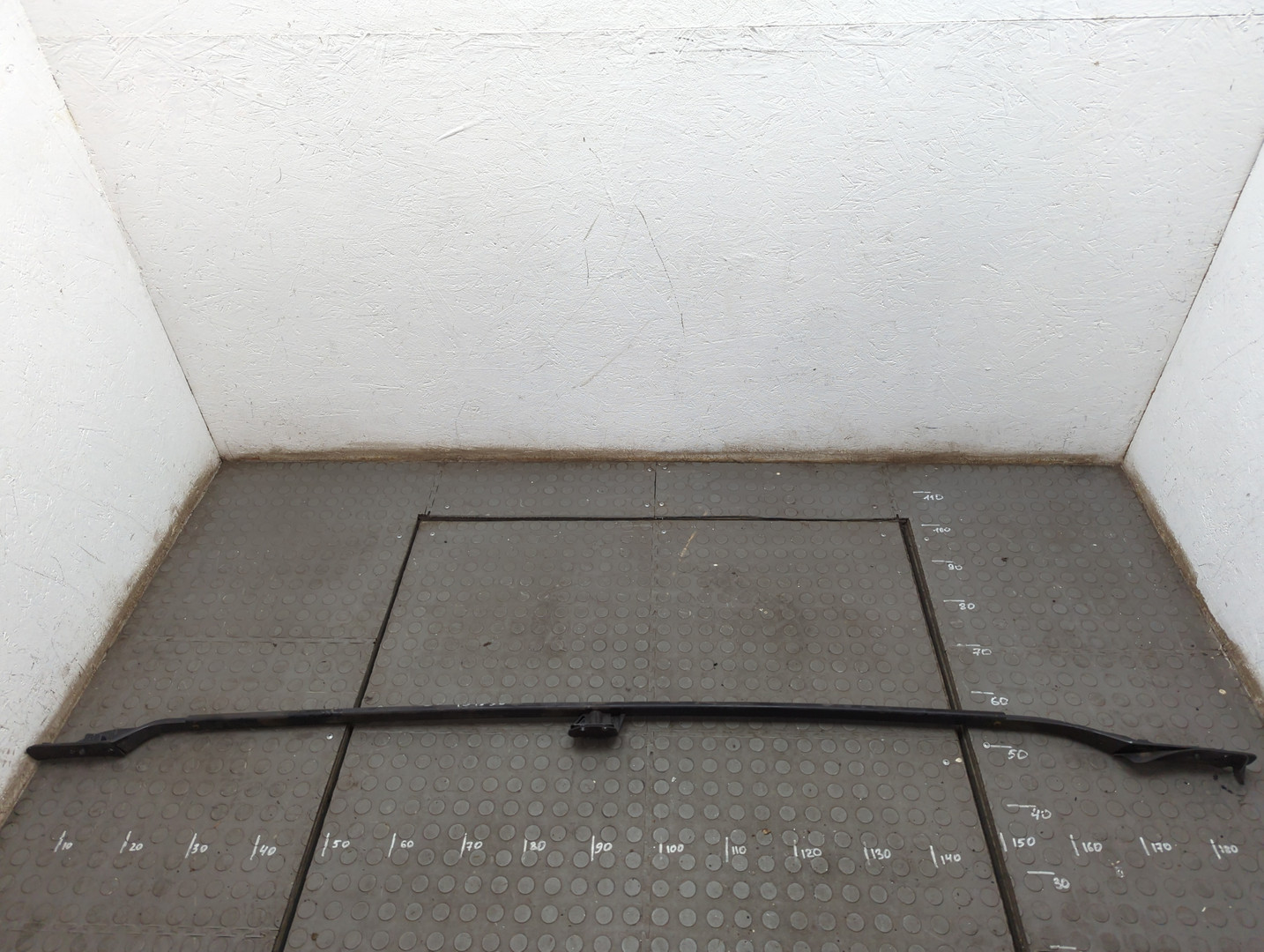 Рейлинг (релинг) правый (планка на крышу)