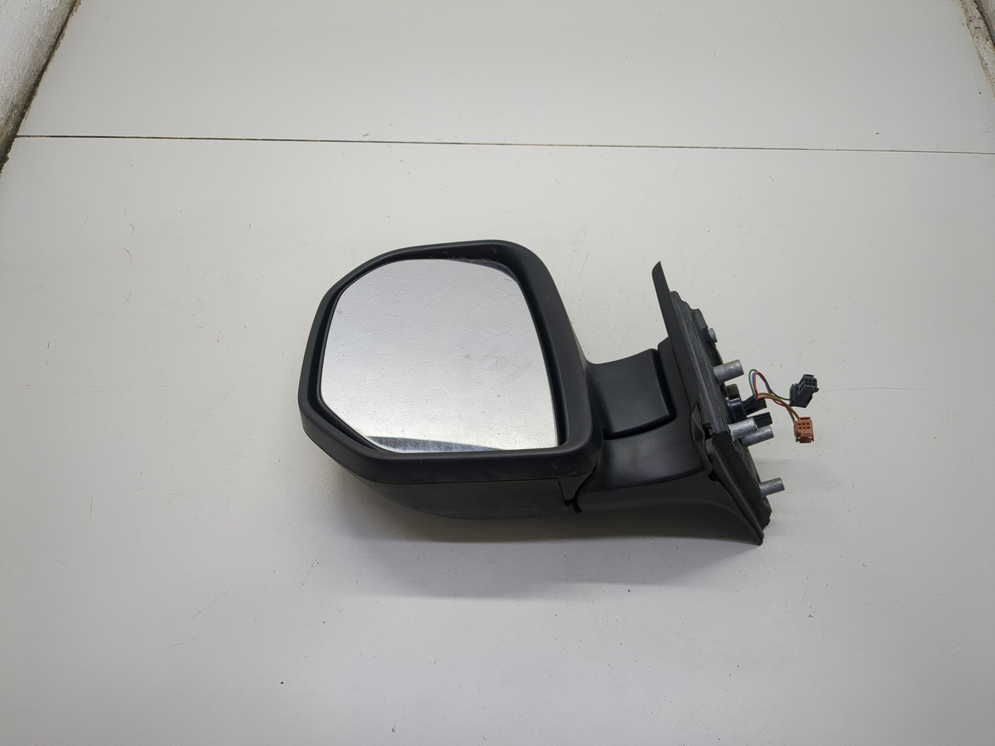 Зеркало левое электрическое