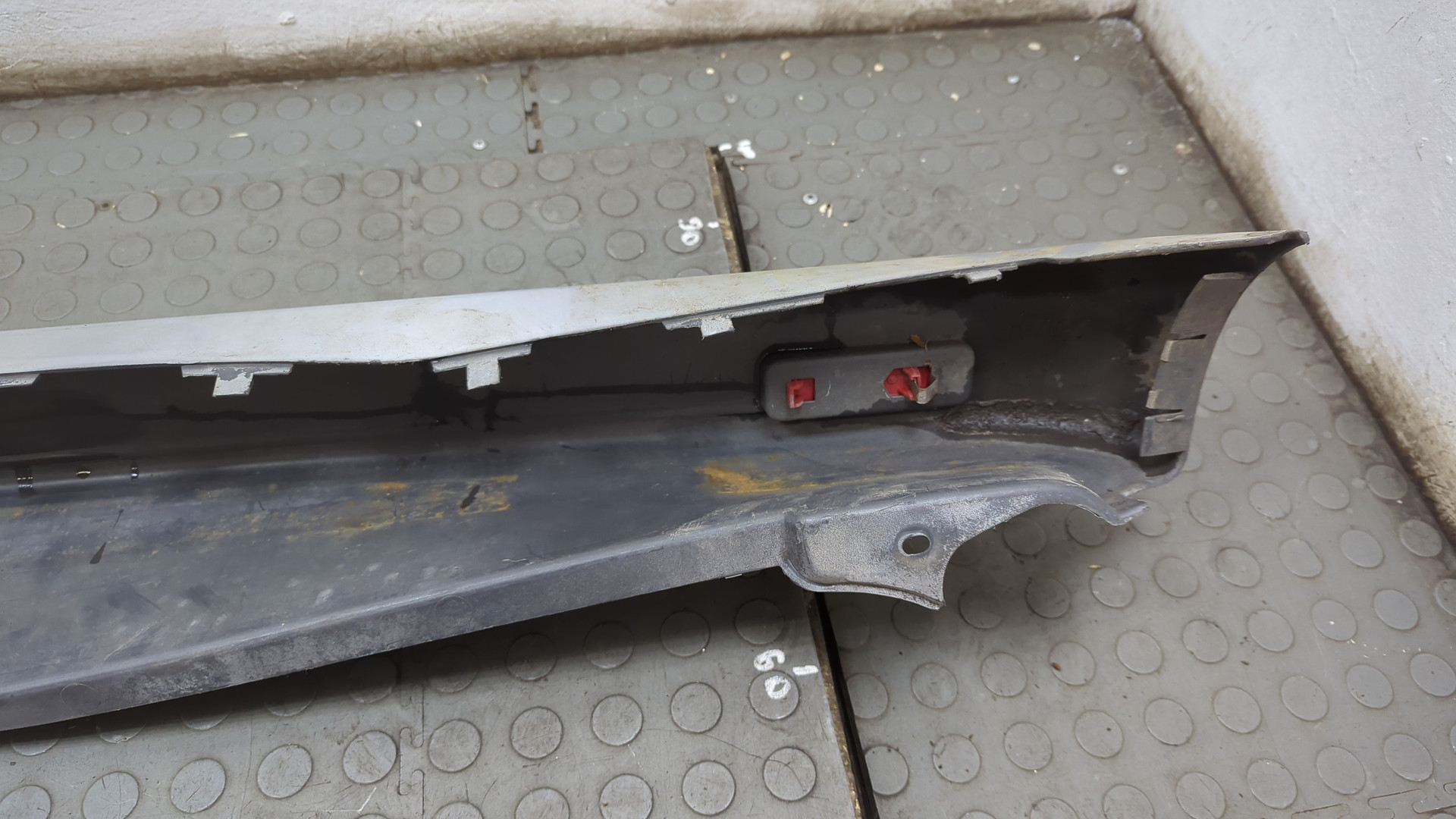 Бампер задний