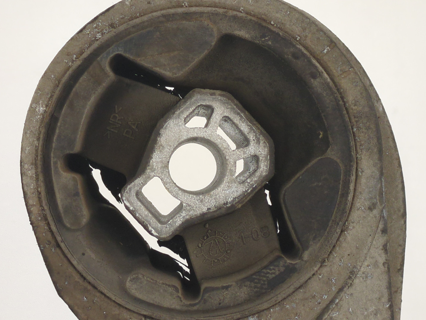 Опора двигателя