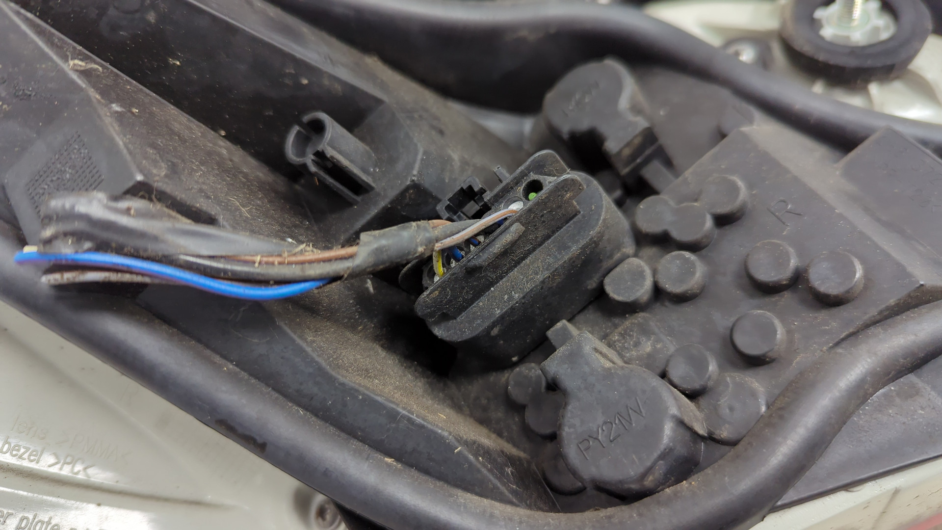 Фонарь задний правый