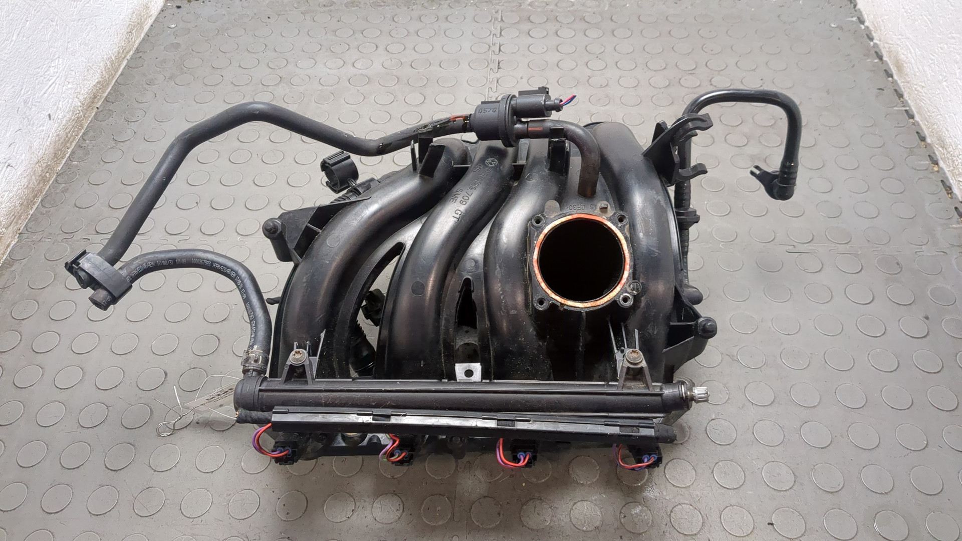 Коллектор впускной